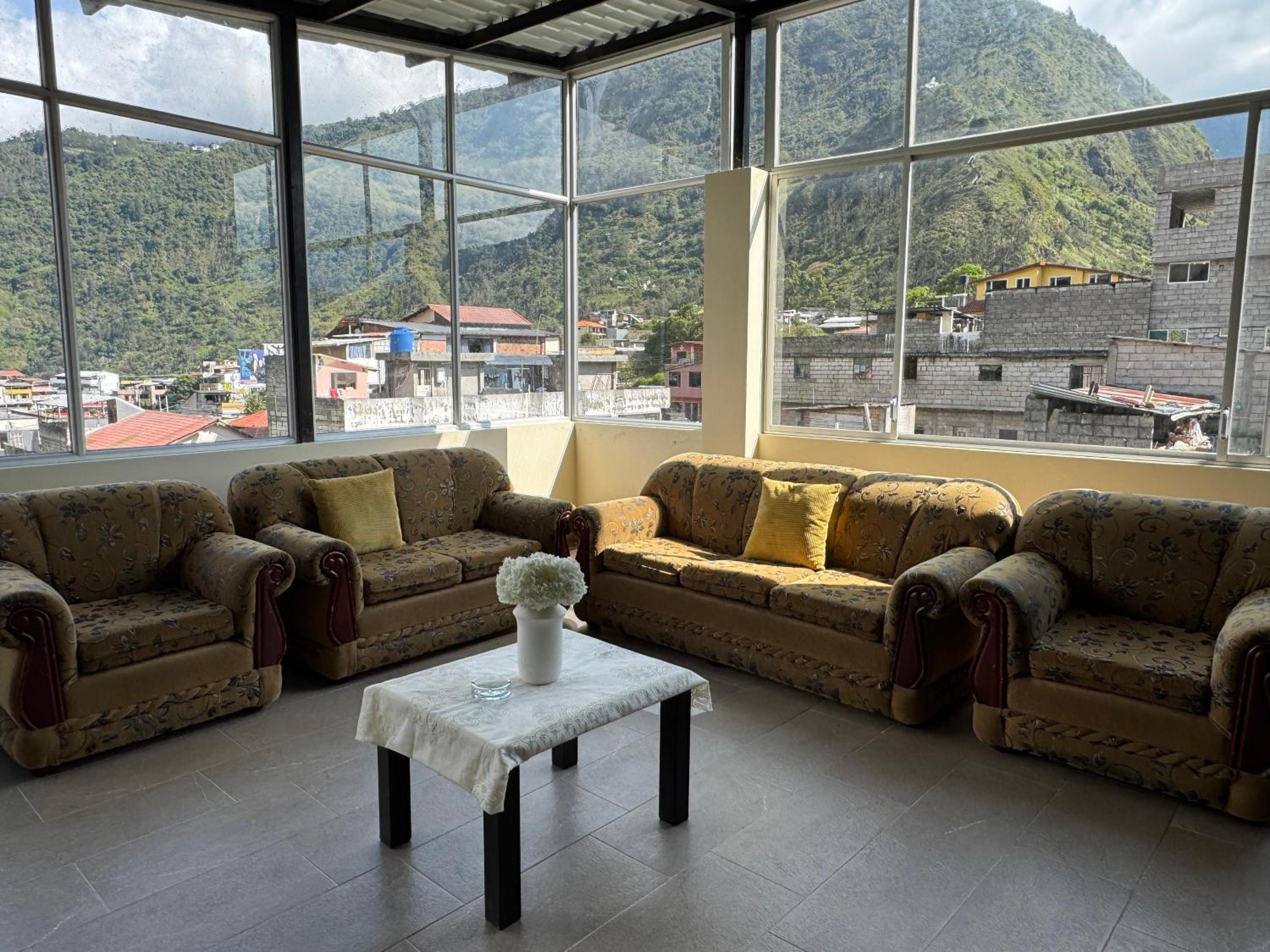 Luxury Penthouse with Jacuzzy 6 bedroom