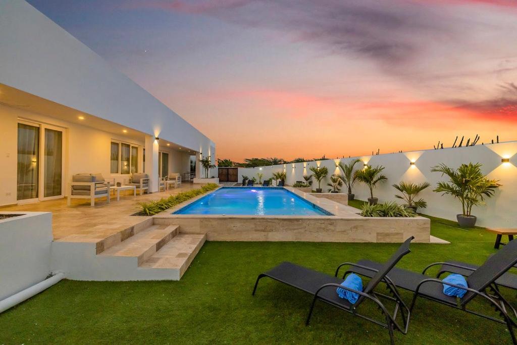 Stunning 6-Bedroom Villa In Aruba