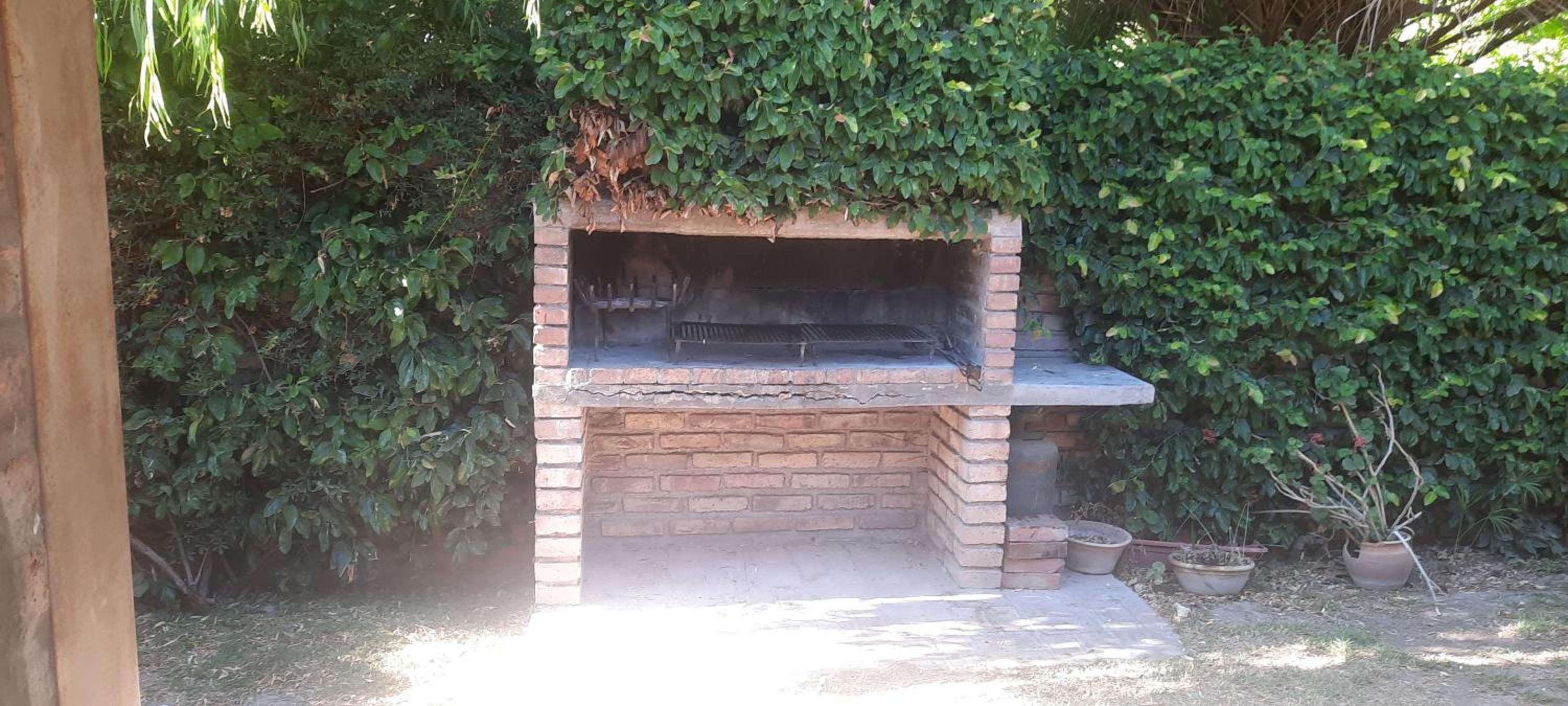 HERMOSA CASA en CHACRAS DE CORIA