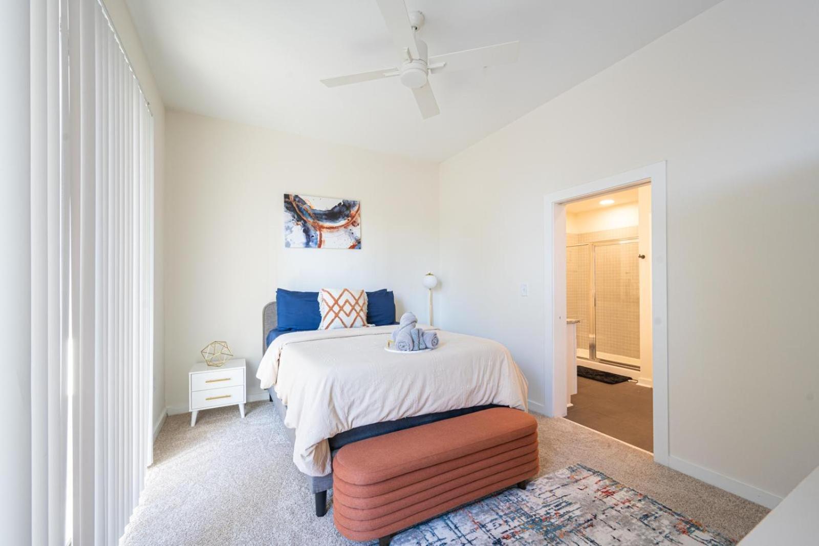Charlotte Vacations - Luxury Apartment Uptown Wi-Fi Gym Pool 233 - Property Image 8