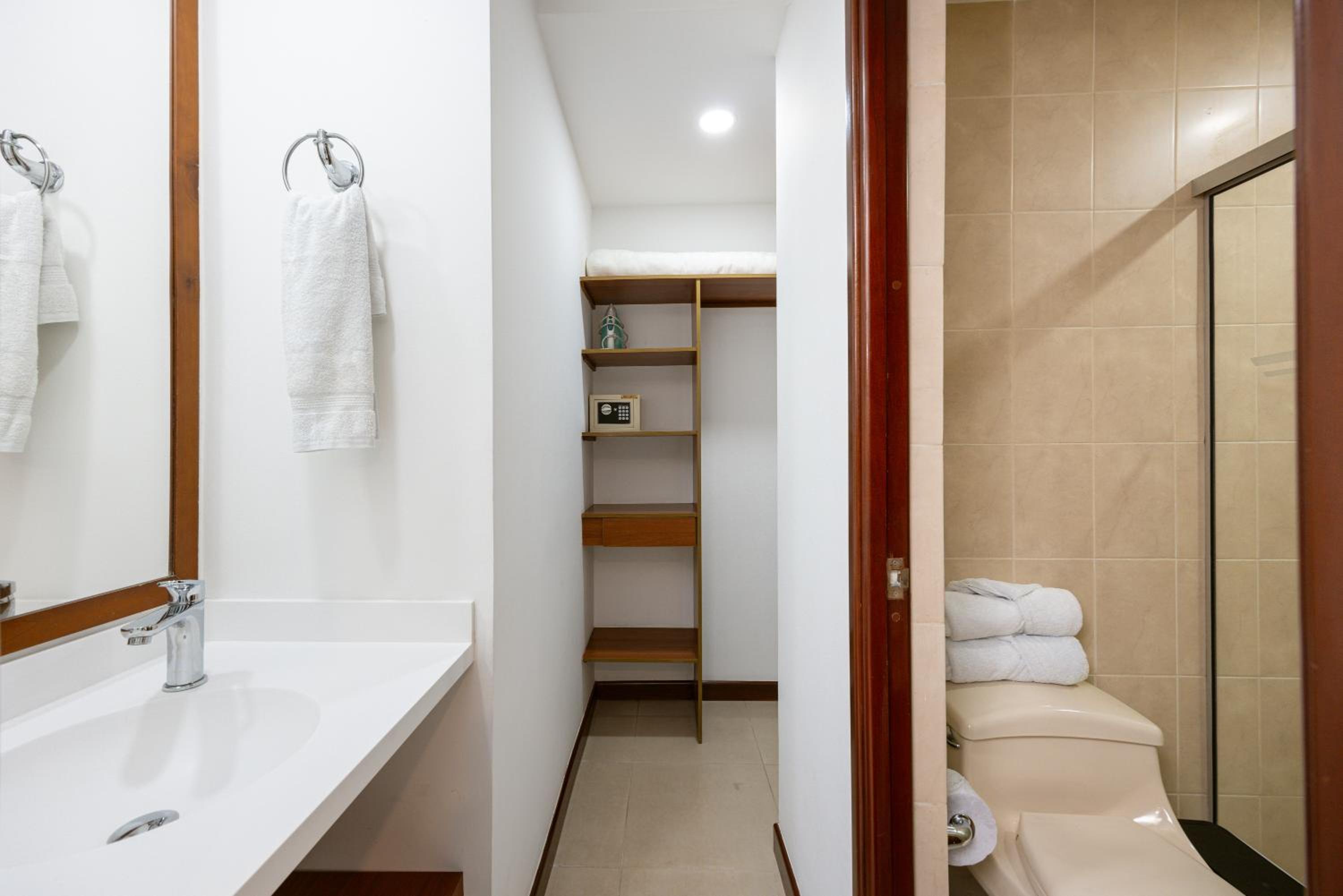 Blux Apartments Medellin
