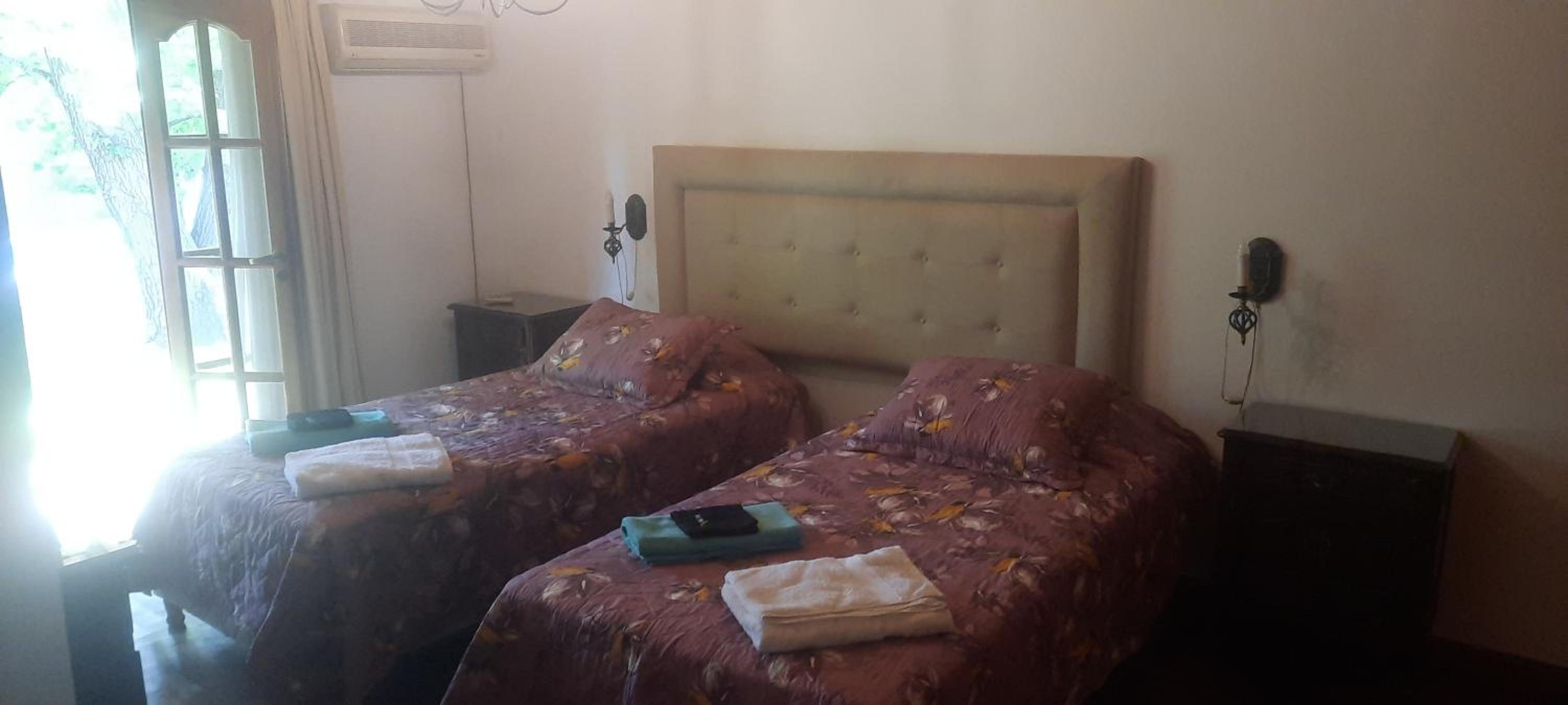 HERMOSA CASA en CHACRAS DE CORIA