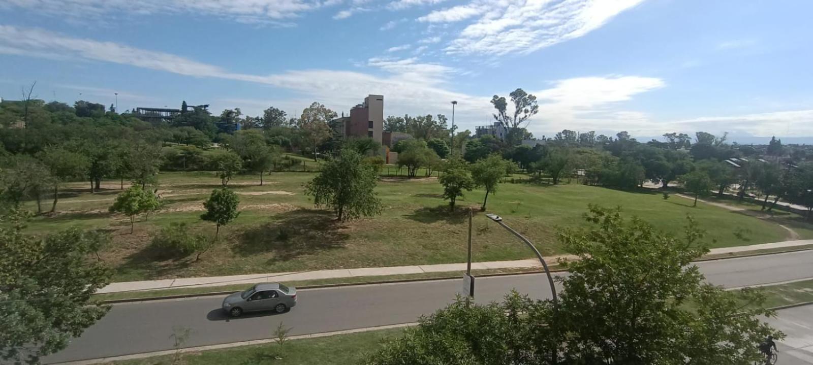 Departamento frente a la Ciudad Universitaria