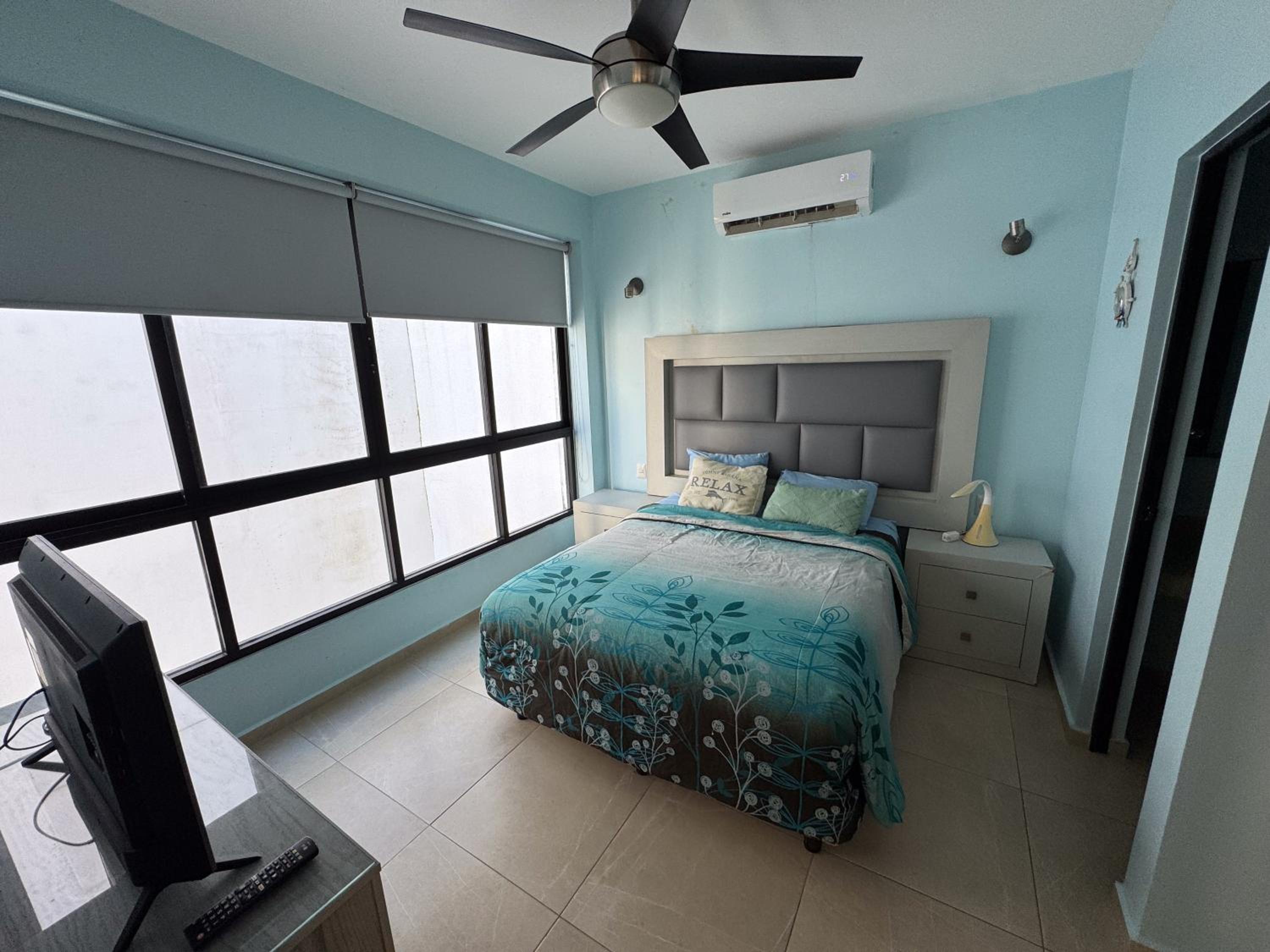 Elegant 2 Bedrooms Apartment Paraiso 30 view 3