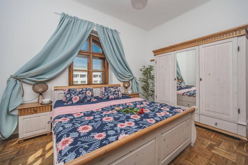 Plně vybavený apartmán u Velkého náměstí 3, Wi-Fi, vana