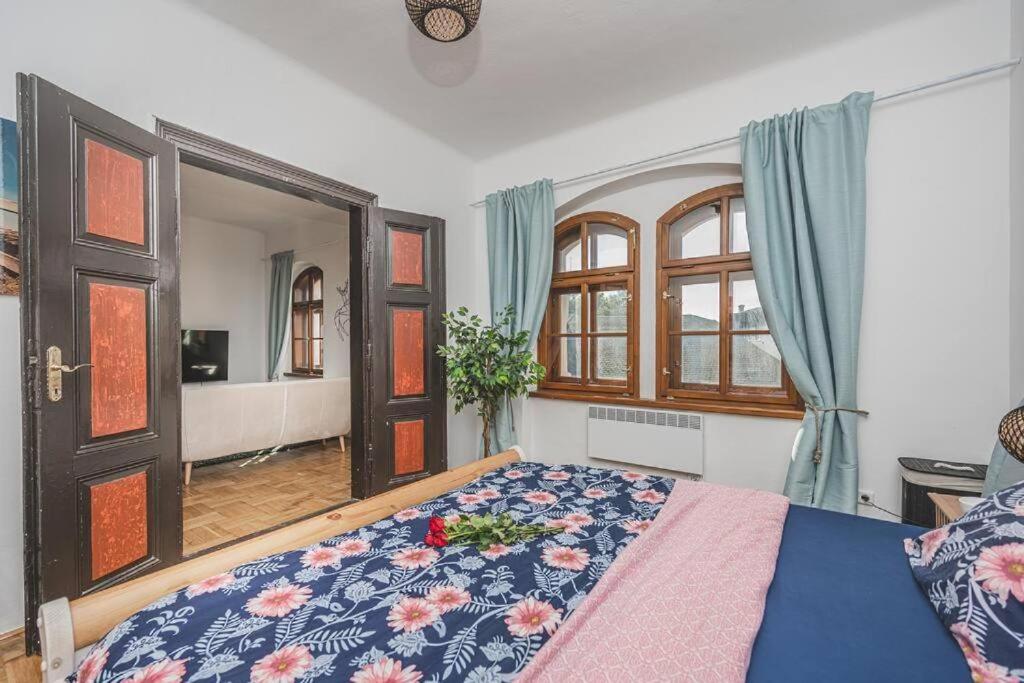 Plně vybavený apartmán u Velkého náměstí 3, Wi-Fi, vana