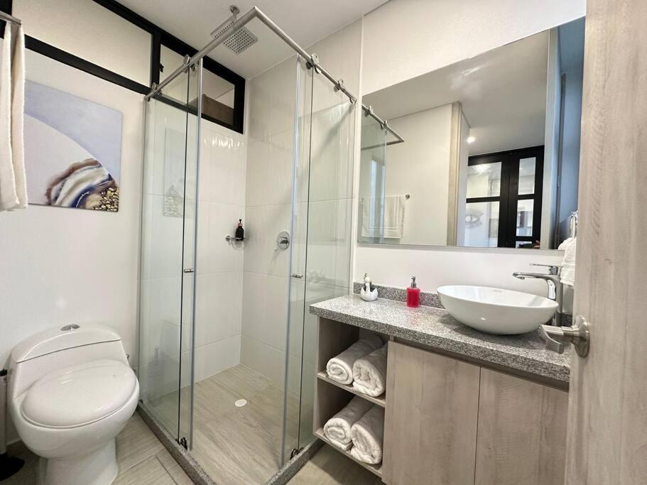 Amara 904-Lindo Apartaestudio en Laureles con hermosa vista