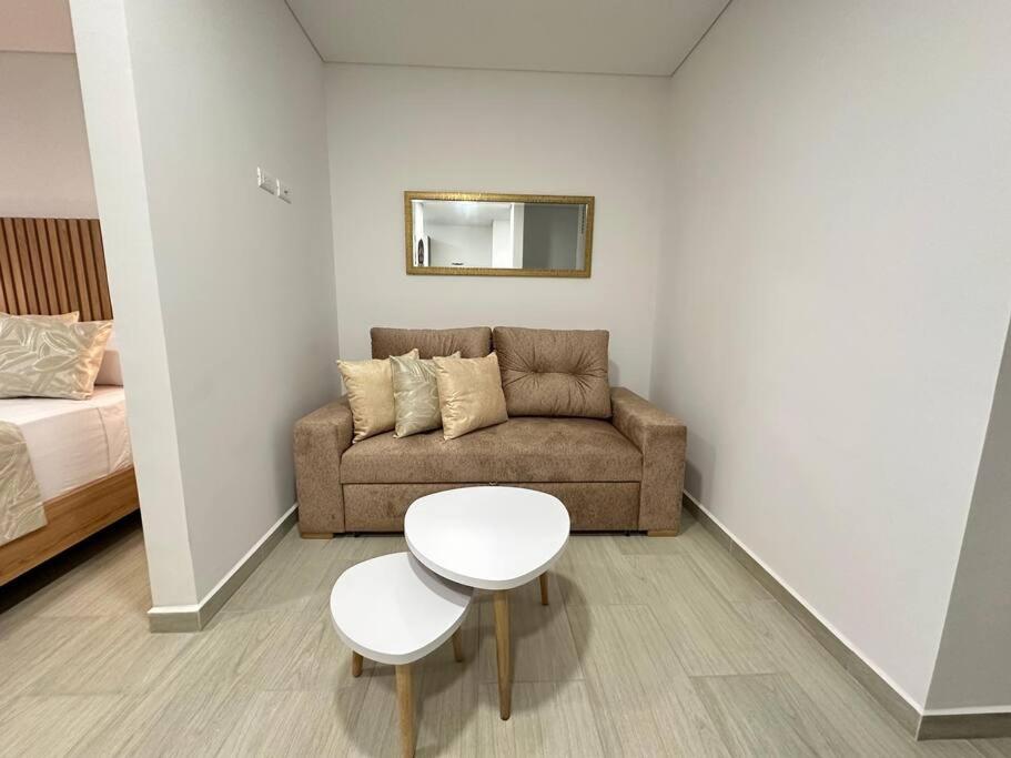 Amara 904-Lindo Apartaestudio en Laureles con hermosa vista