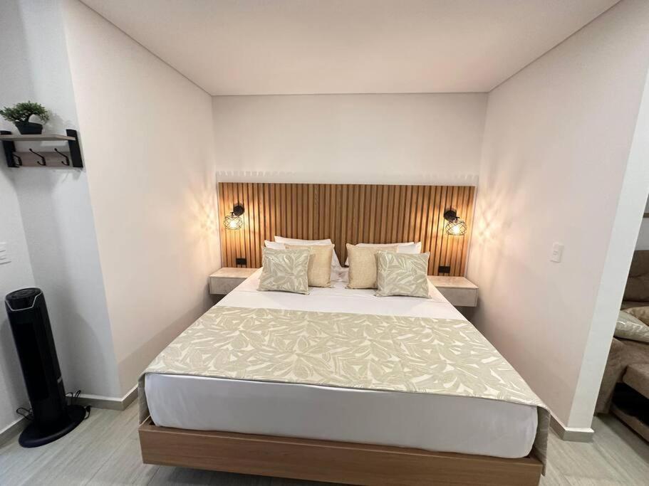 Amara 904-Lindo Apartaestudio en Laureles con hermosa vista