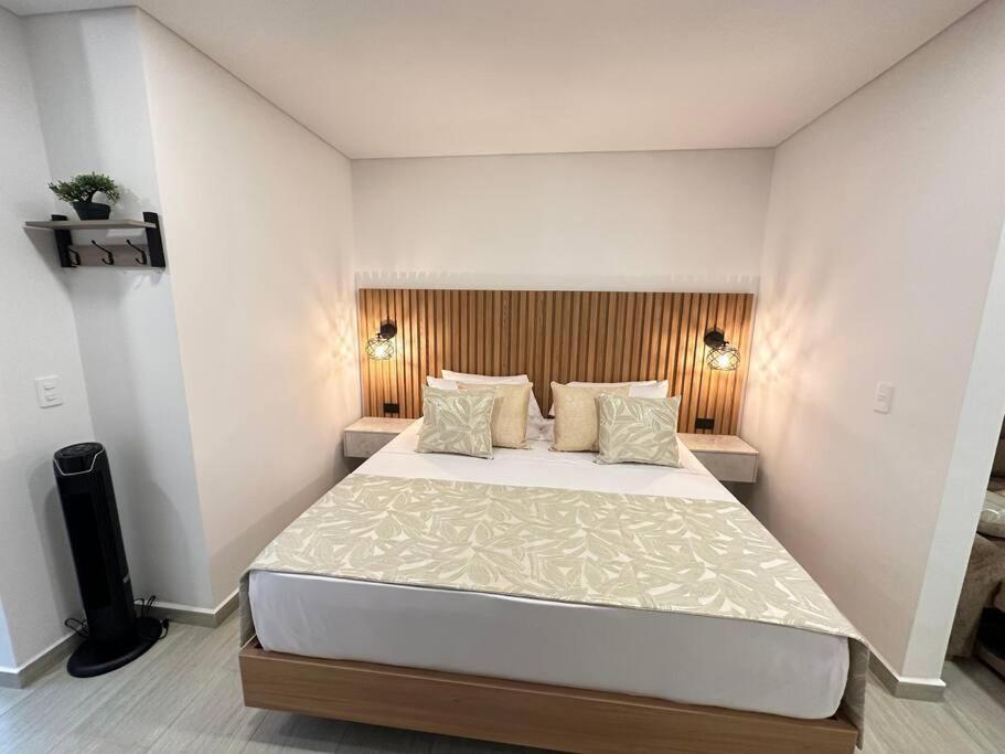 Amara 904-Lindo Apartaestudio en Laureles con hermosa vista