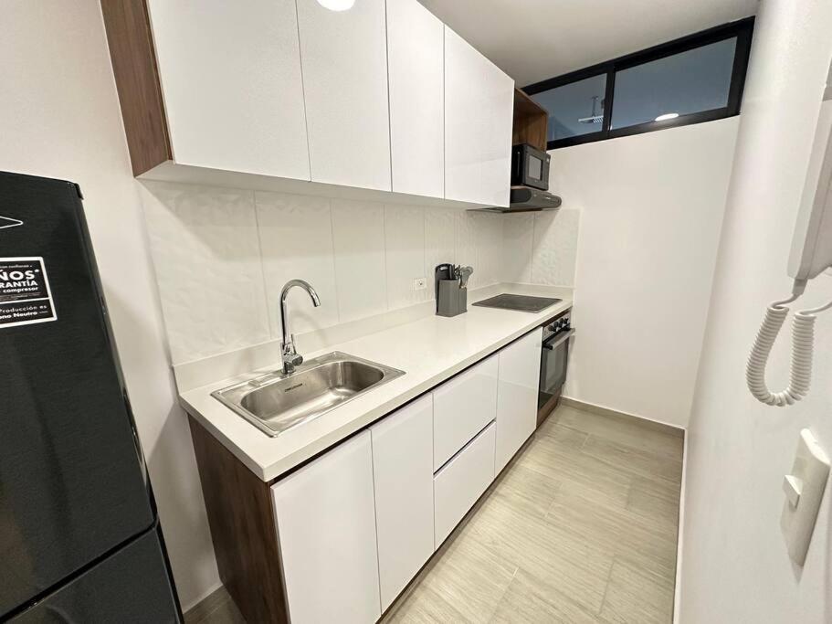 Amara 904-Lindo Apartaestudio en Laureles con hermosa vista