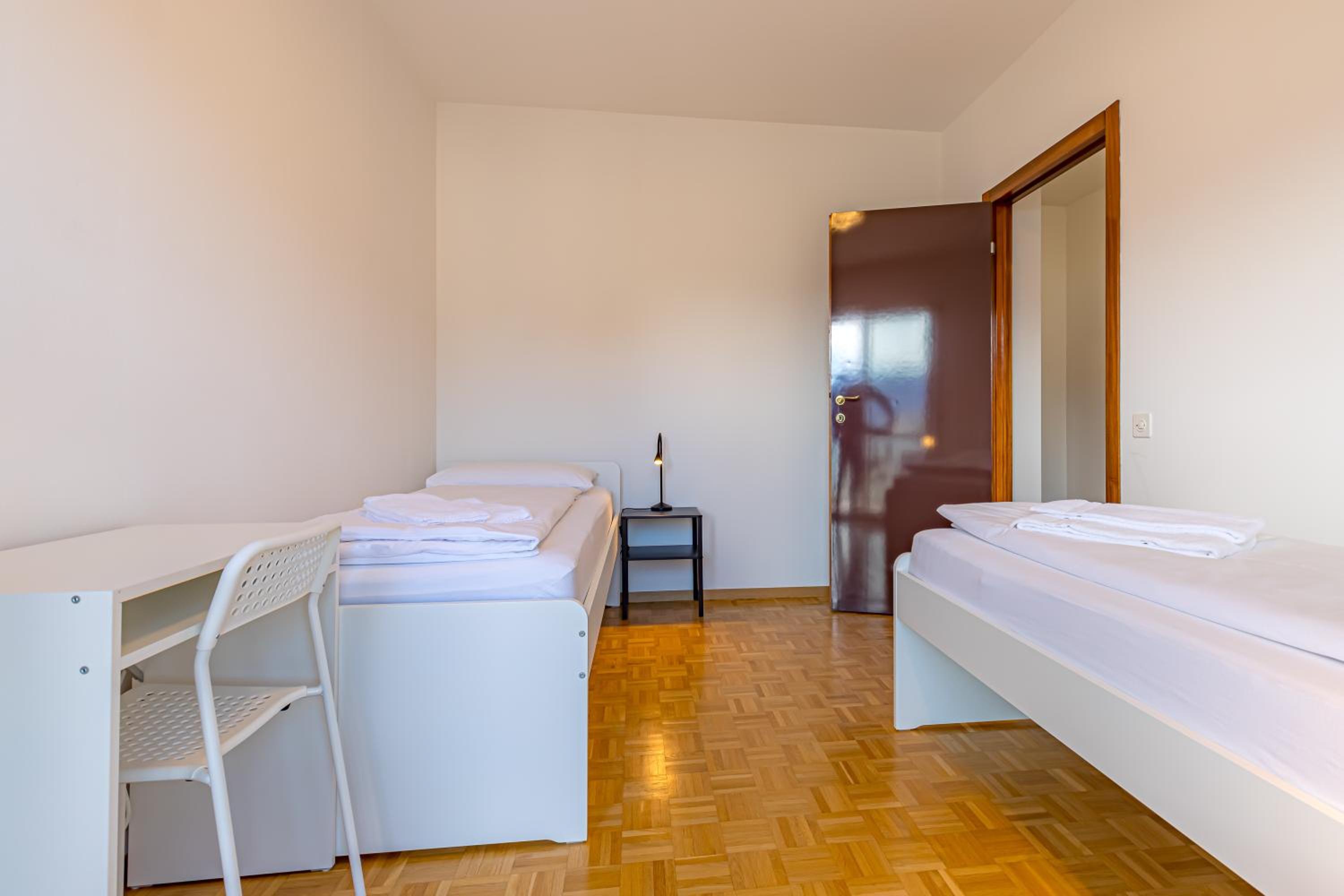 Imperial of Lugano 4 with a lake view behind the station and 10 min from the lake