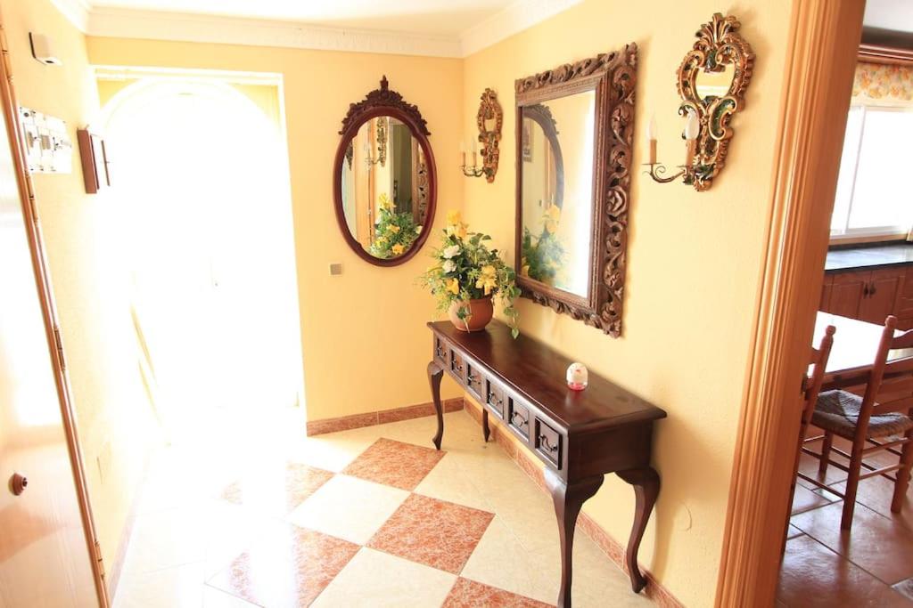 Duplex en 1ª linea de playa en Marbella view 2