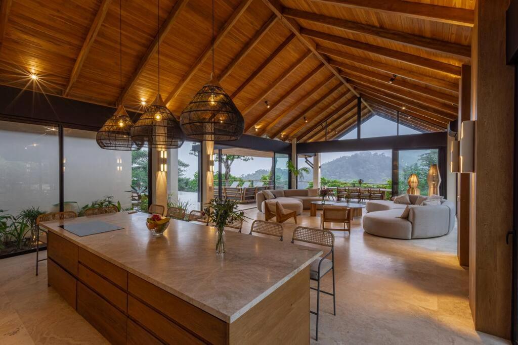 Villa Bahia Oceanview Designer Retreat Malpais