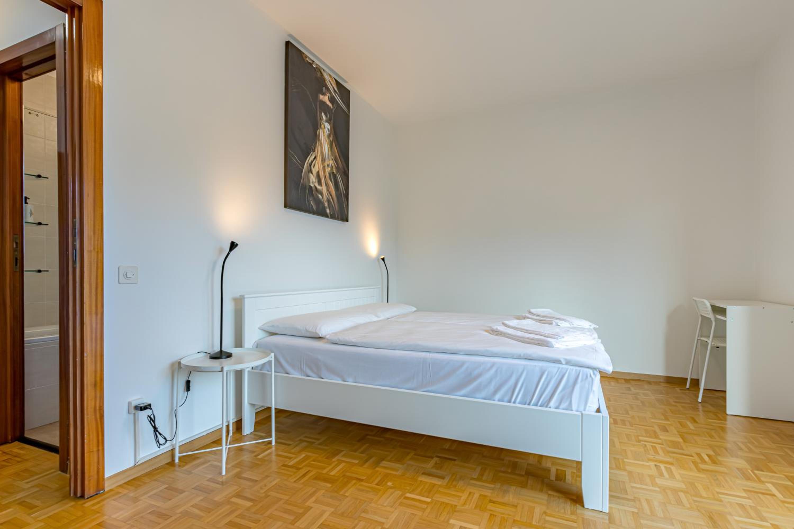 Imperial of Lugano 4 with a lake view behind the station and 10 min from the lake