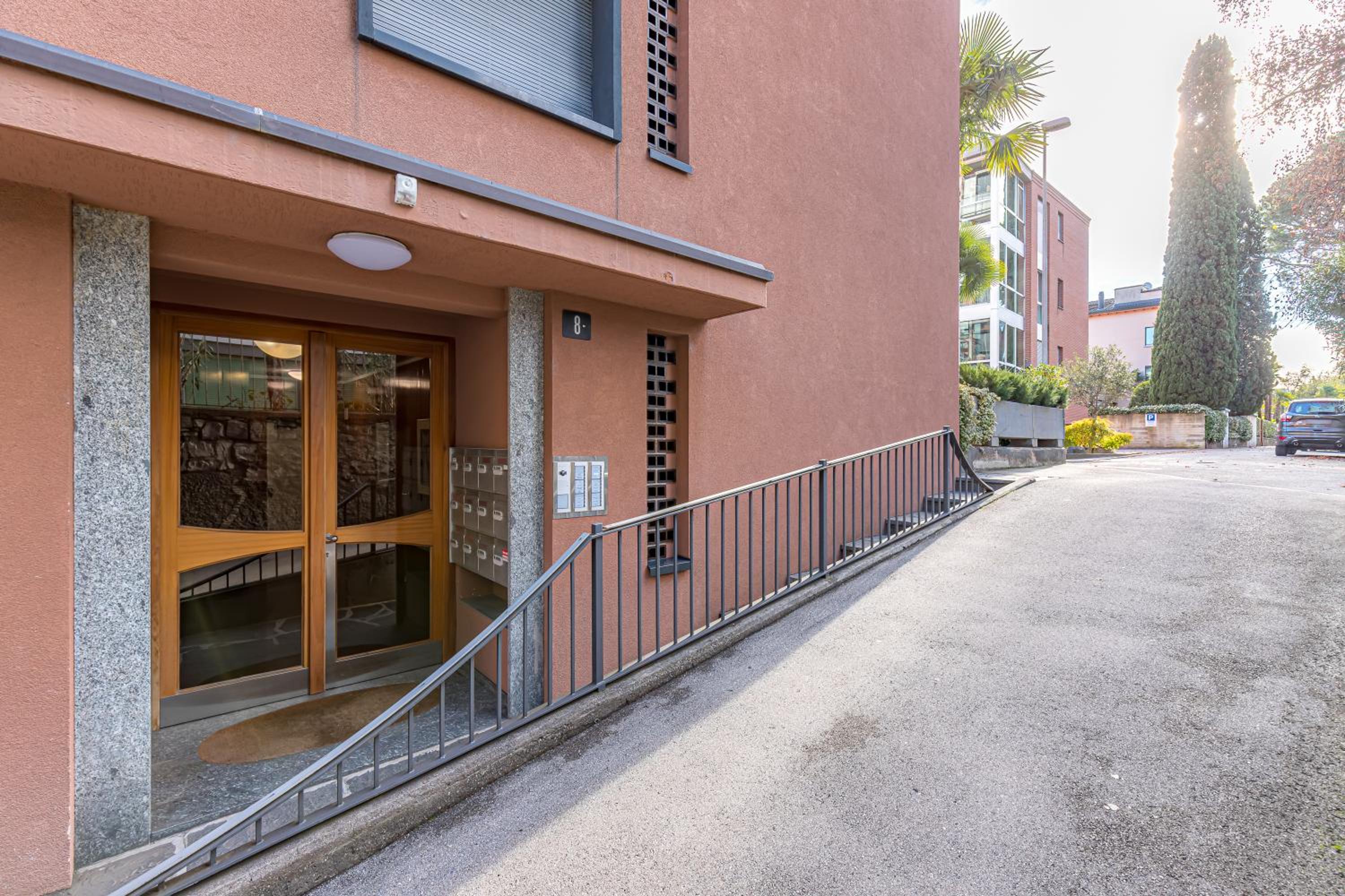 Imperial of Lugano 4 with a lake view behind the station and 10 min from the lake