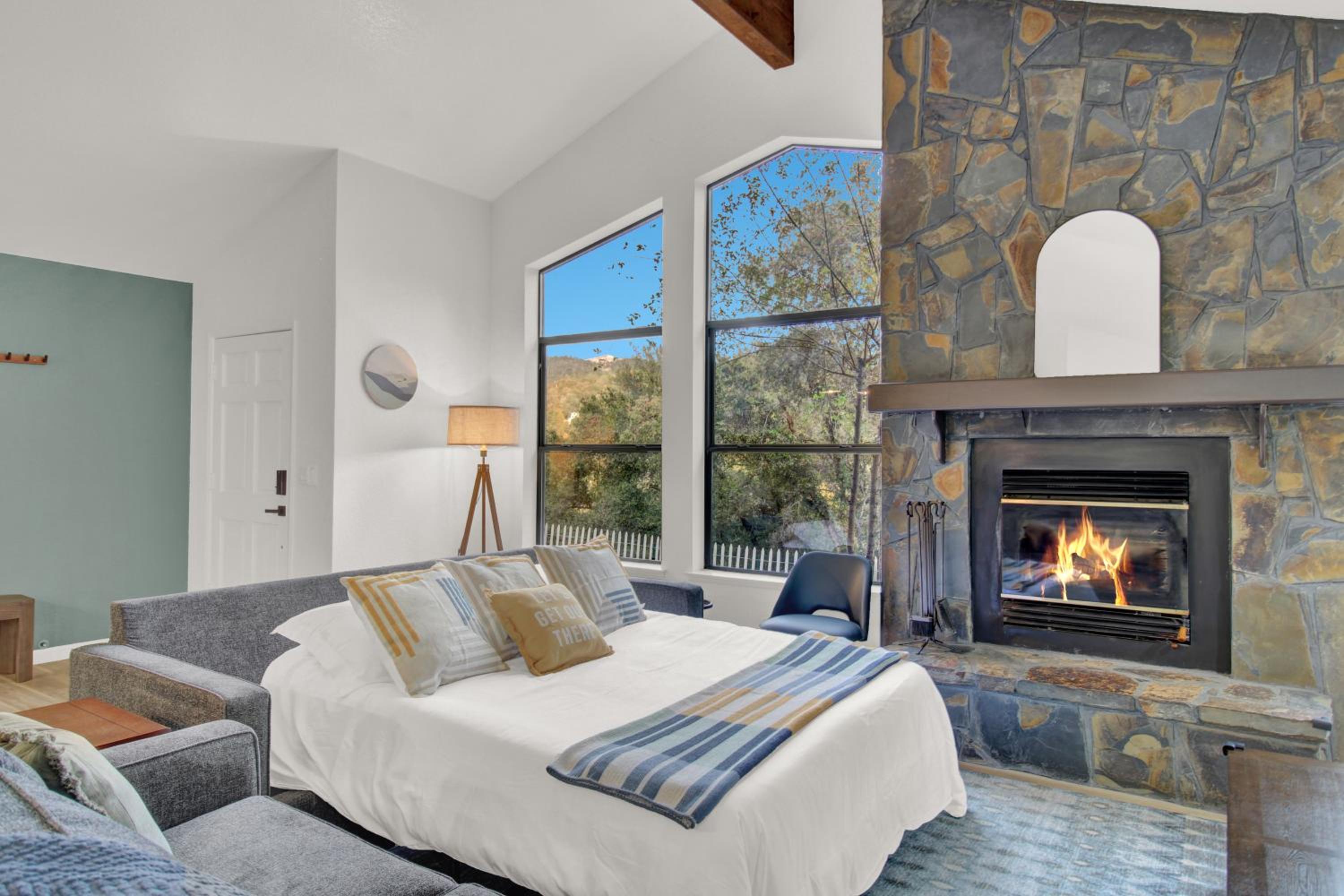 Yosemite Forest Villa