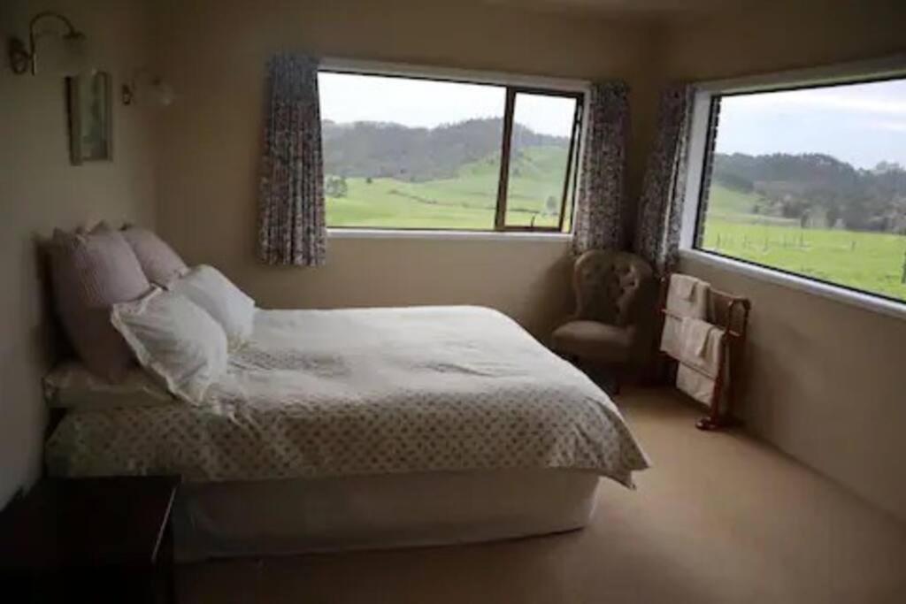 Luxury Countryside Retreat - Totara Valley view 4