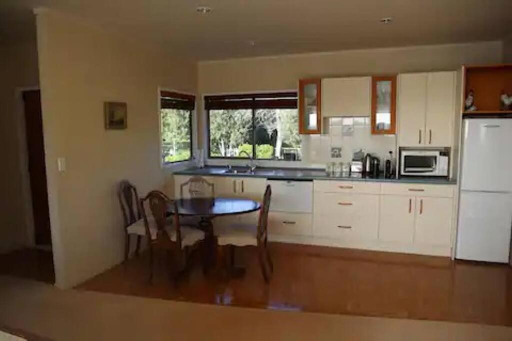 Luxury Countryside Retreat - Totara Valley view 5