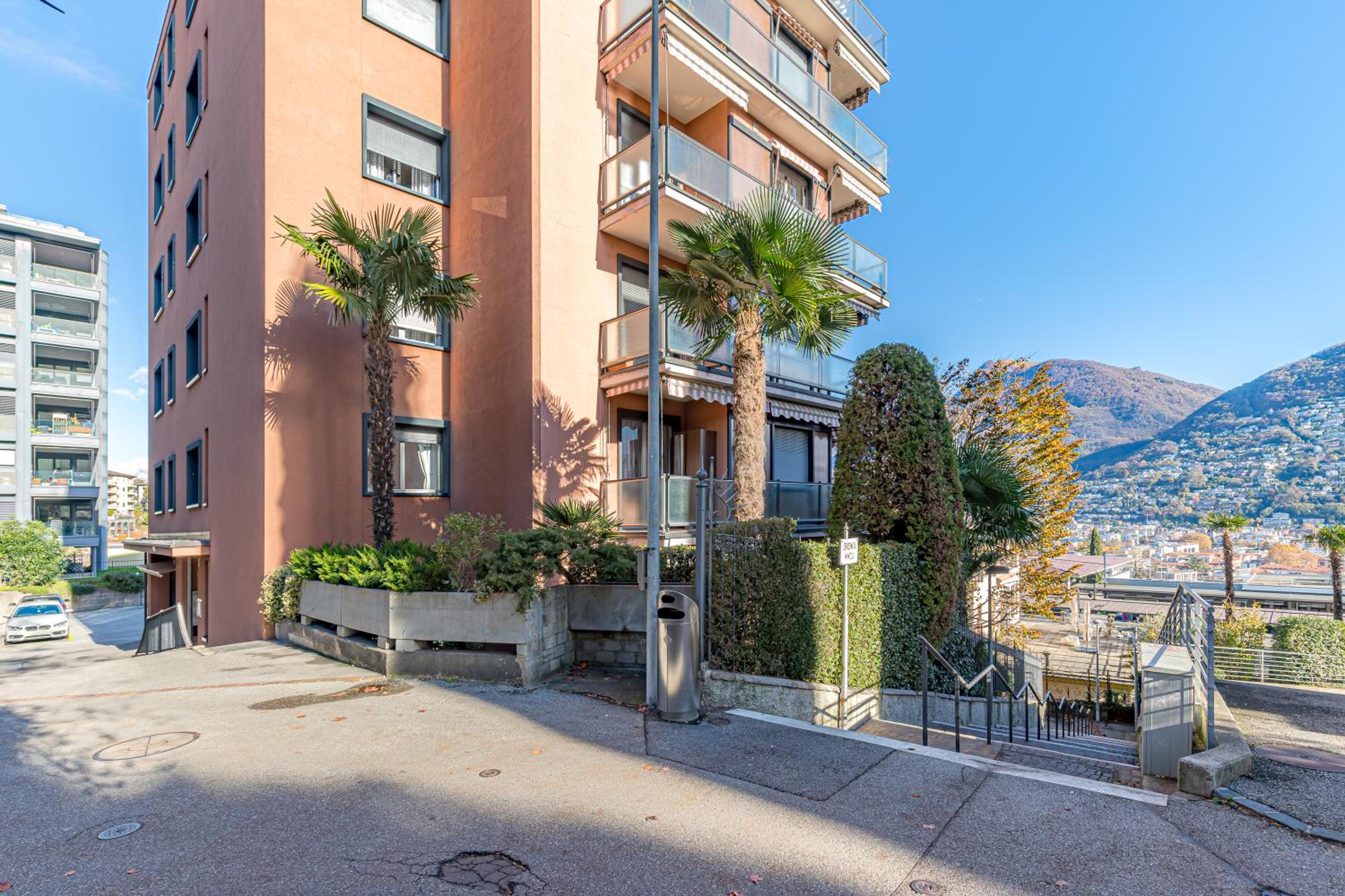 Imperial of Lugano 4 with a lake view behind the station and 10 min from the lake
