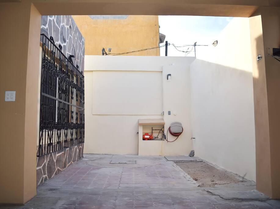 Amplia casa cerca malecón view 3