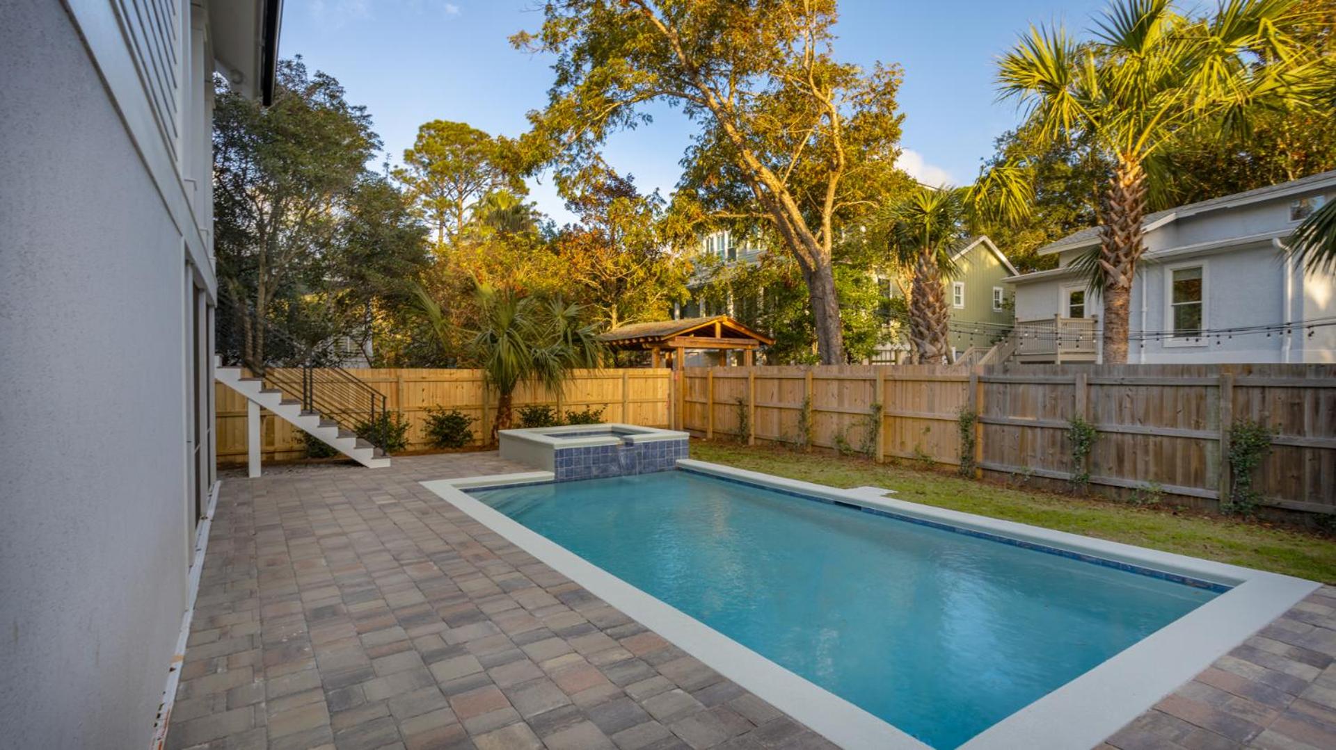 Pool and Spa, Family Home, Beach, MS8 view 3