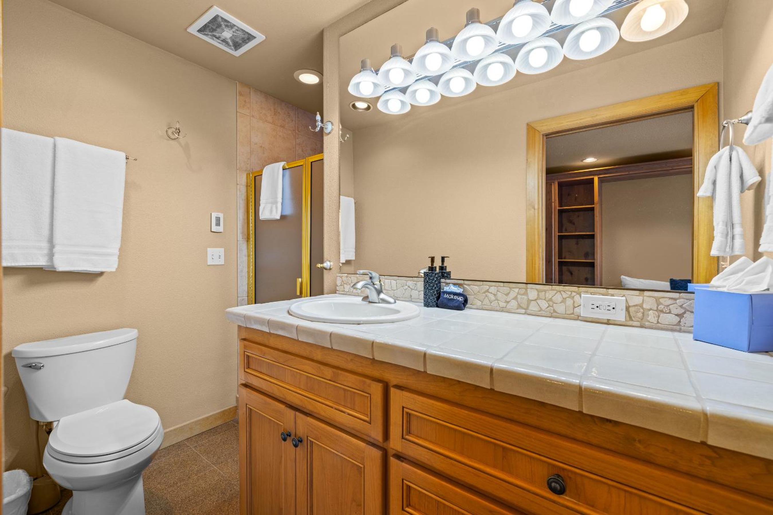 New! Beach Cruzen - Crystal Beach - Lakefront - Beach - Seasonal Pool view 5