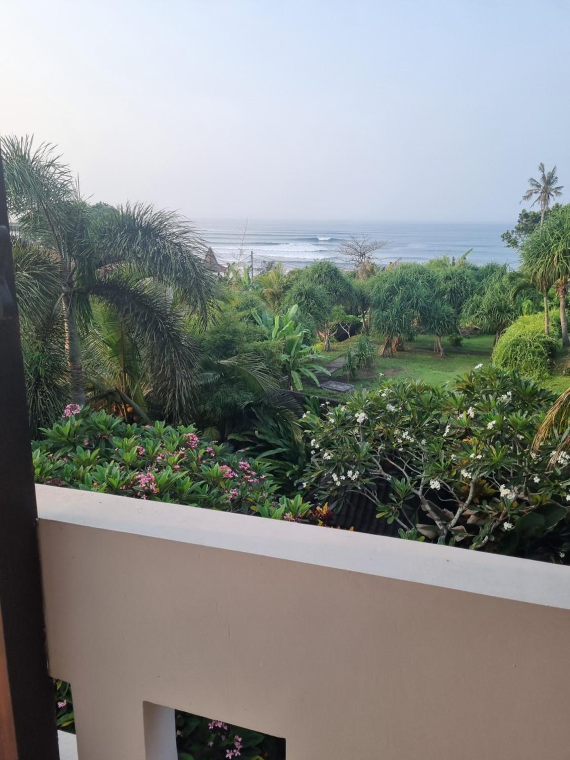 2 bedrooms villa with ocean views Balian Beach