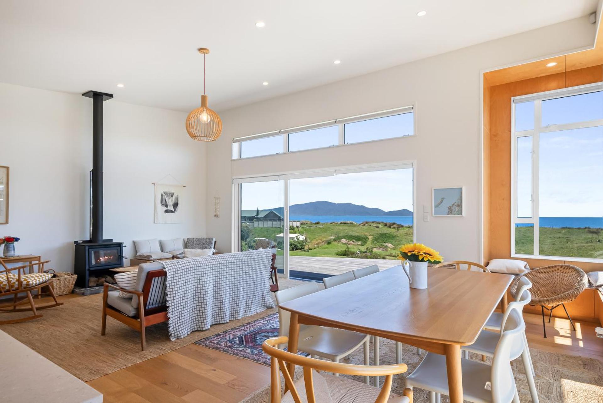 Sunset Over Kapiti - Waikanae Holiday Home view 2