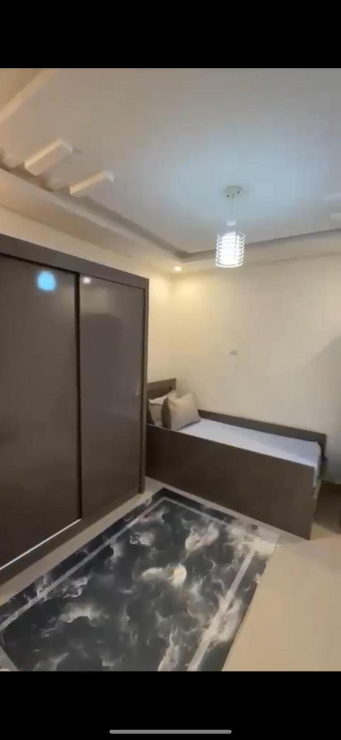 Alia house