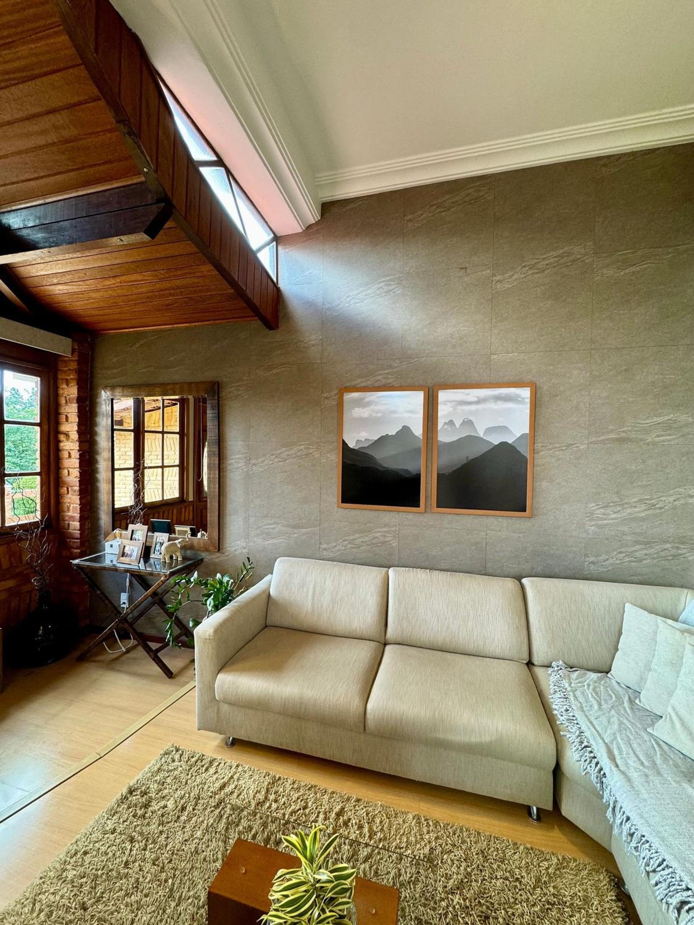 Casa na Serra com piscina, sauna e churrasqueira