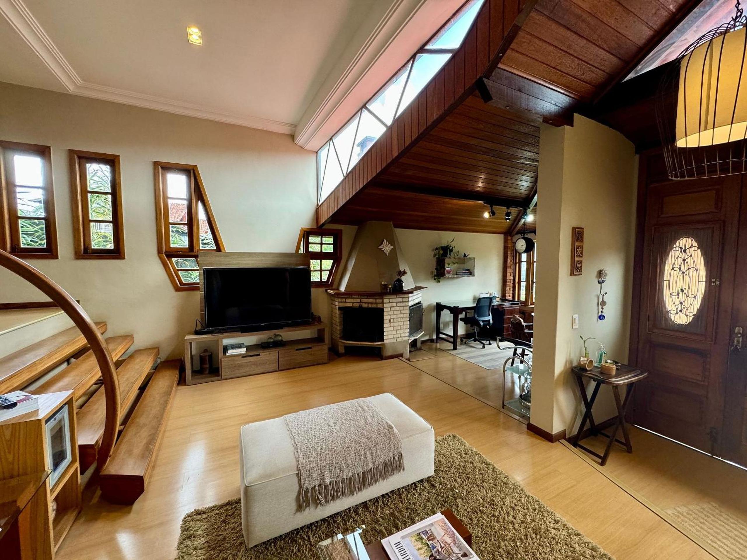 Casa na Serra com piscina, sauna e churrasqueira