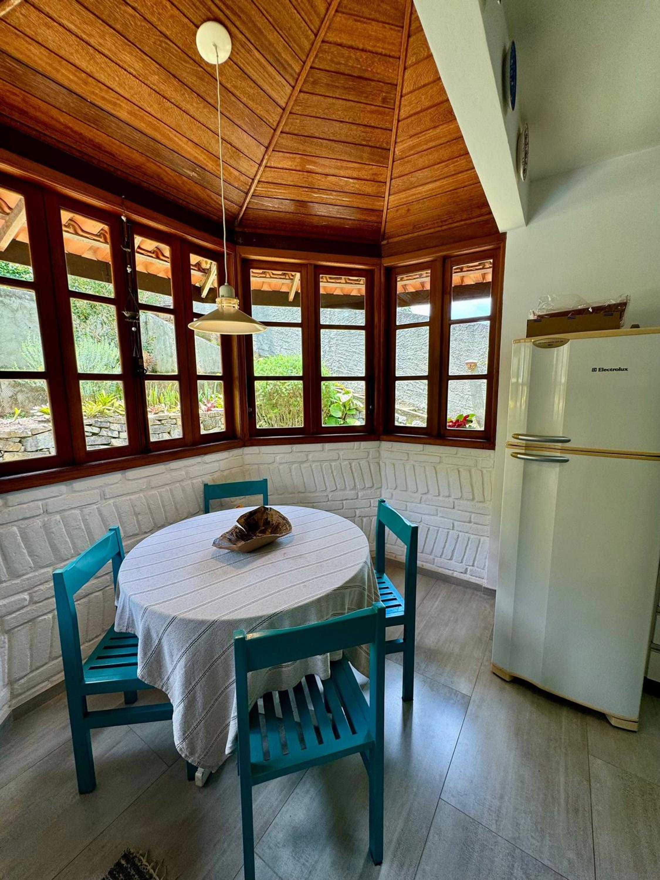 Casa na Serra com piscina, sauna e churrasqueira