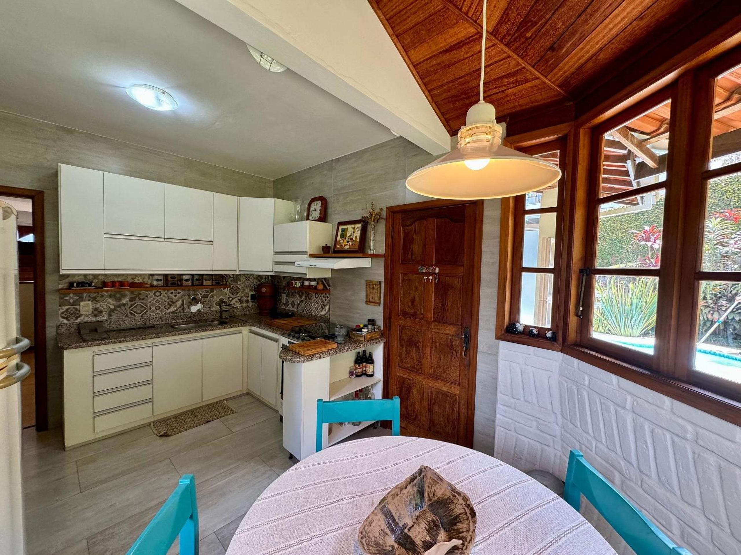 Casa na Serra com piscina, sauna e churrasqueira
