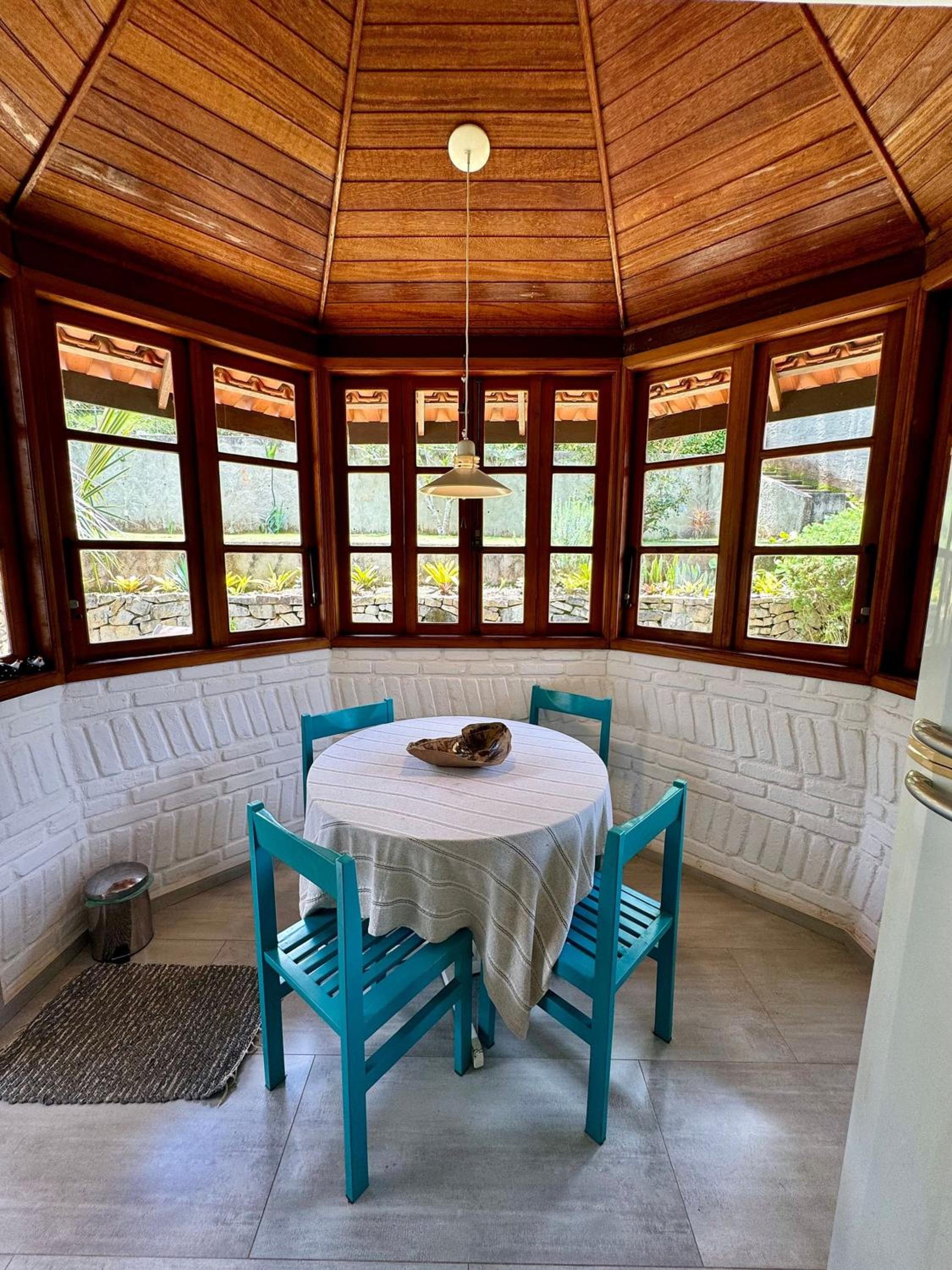 Casa na Serra com piscina, sauna e churrasqueira
