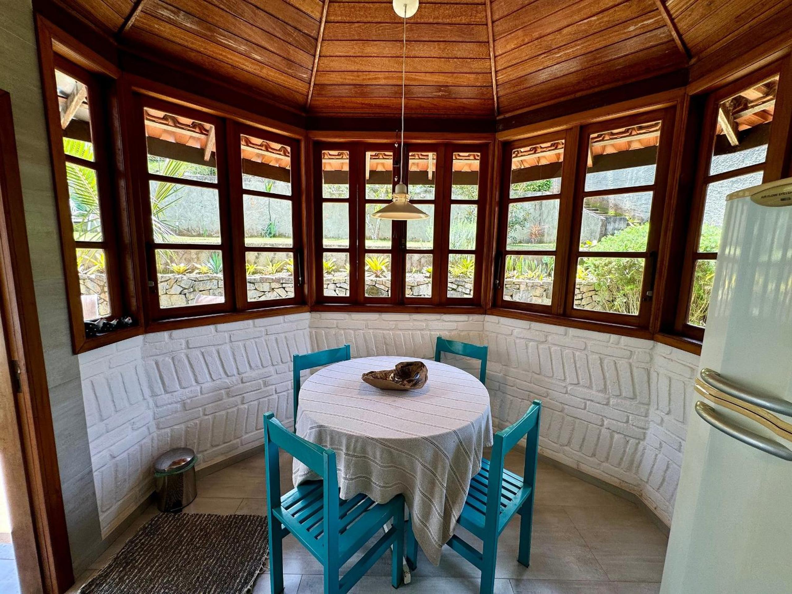 Casa na Serra com piscina, sauna e churrasqueira
