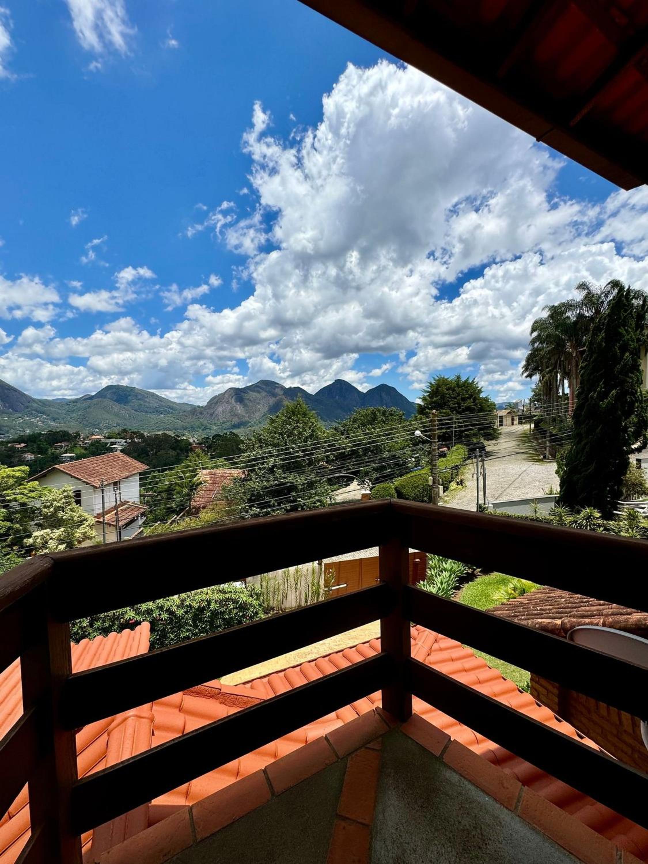 Casa na Serra com piscina, sauna e churrasqueira