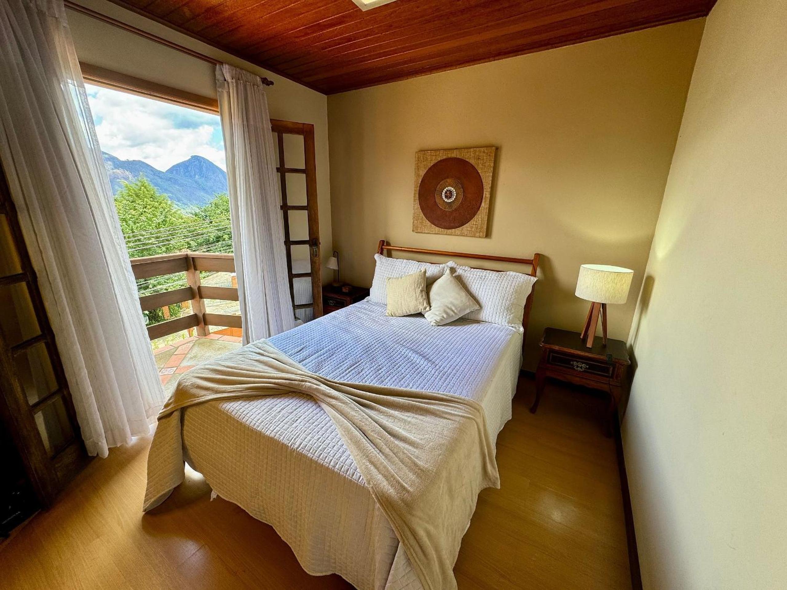 Casa na Serra com piscina, sauna e churrasqueira