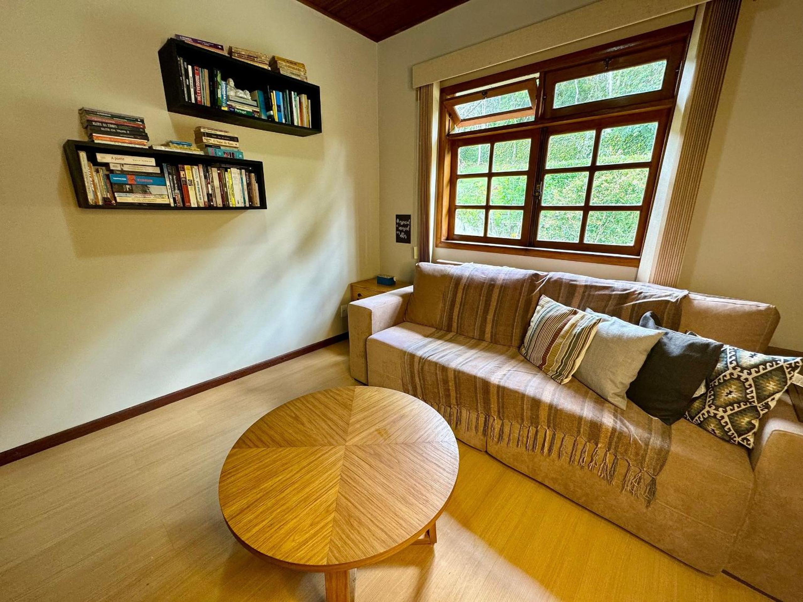 Casa na Serra com piscina, sauna e churrasqueira