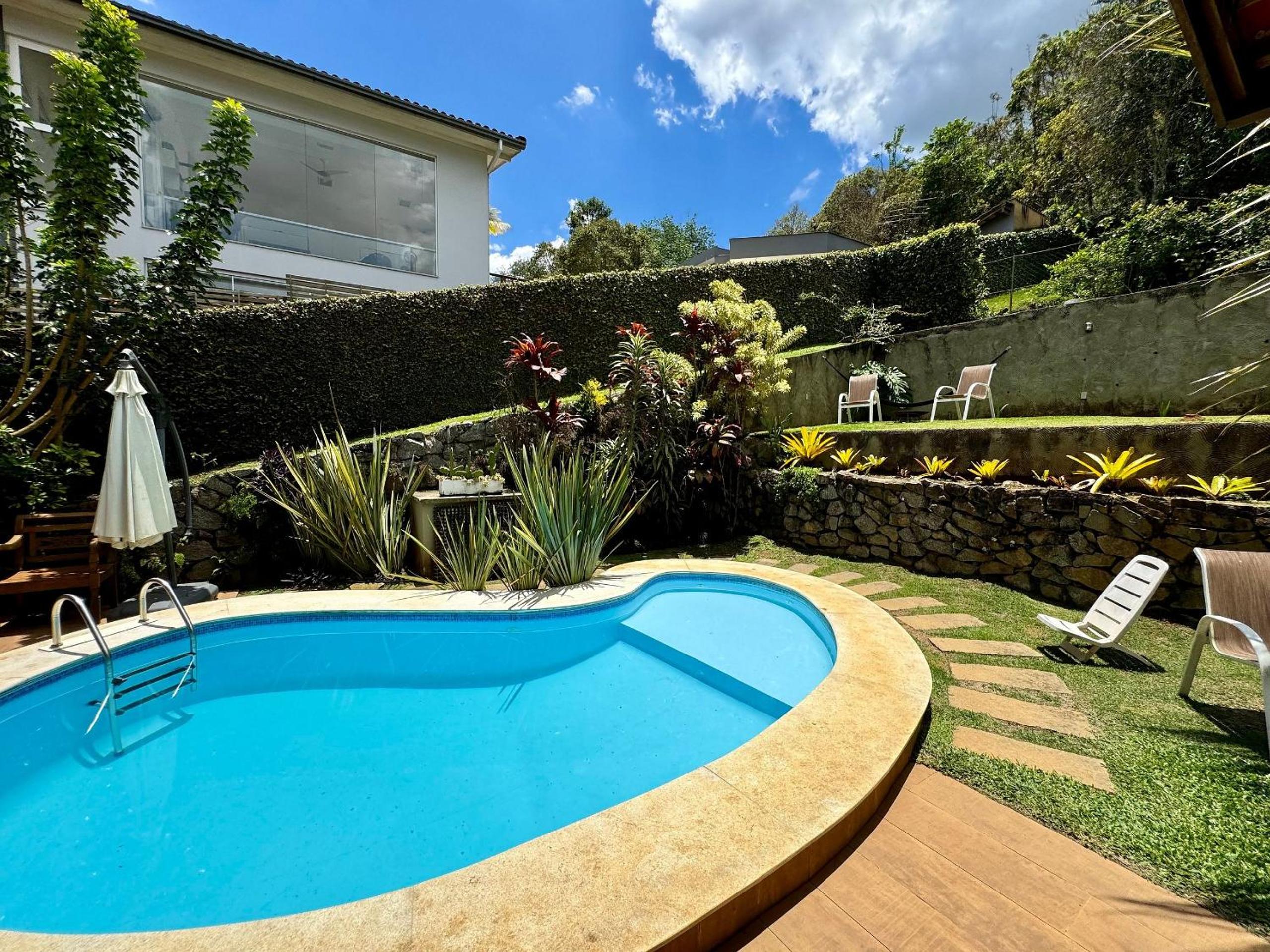 Casa na Serra com piscina, sauna e churrasqueira