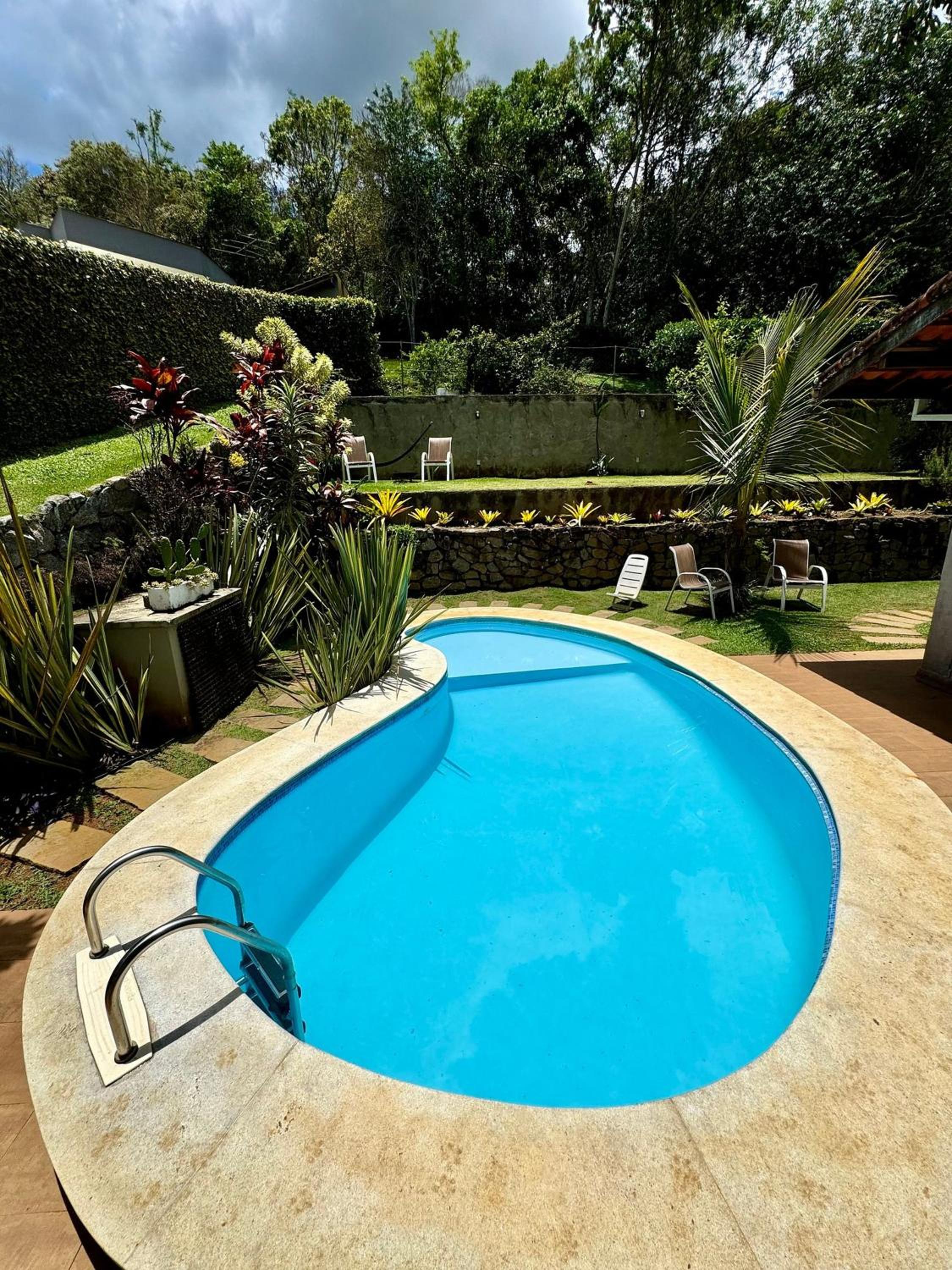 Casa na Serra com piscina, sauna e churrasqueira