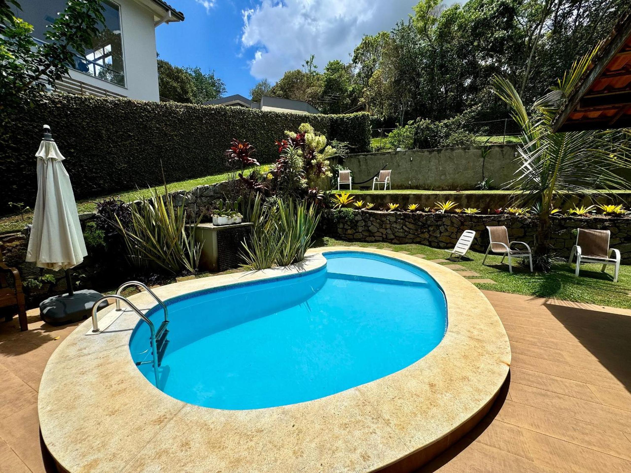 Casa na Serra com piscina, sauna e churrasqueira
