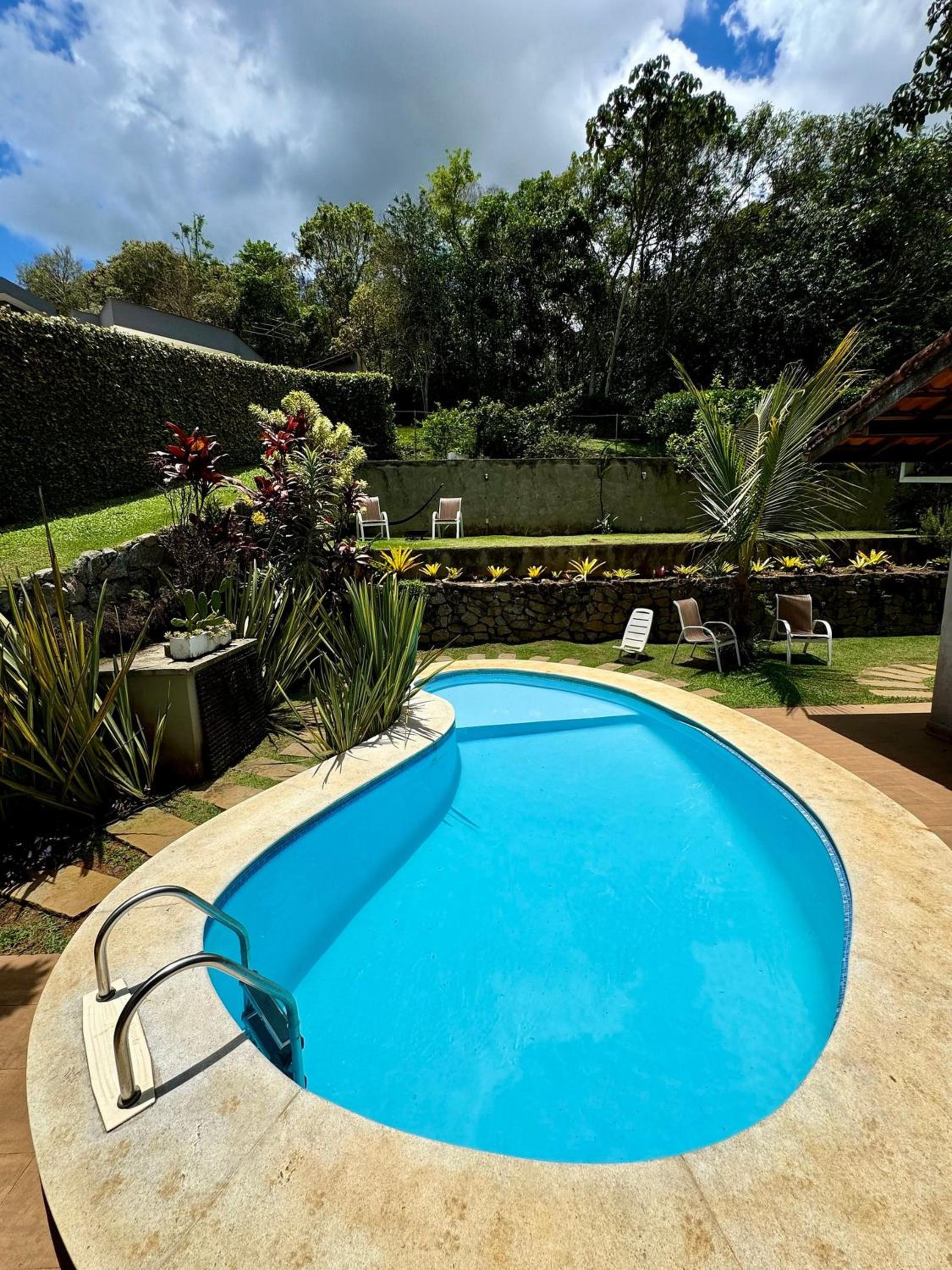 Casa na Serra com piscina, sauna e churrasqueira