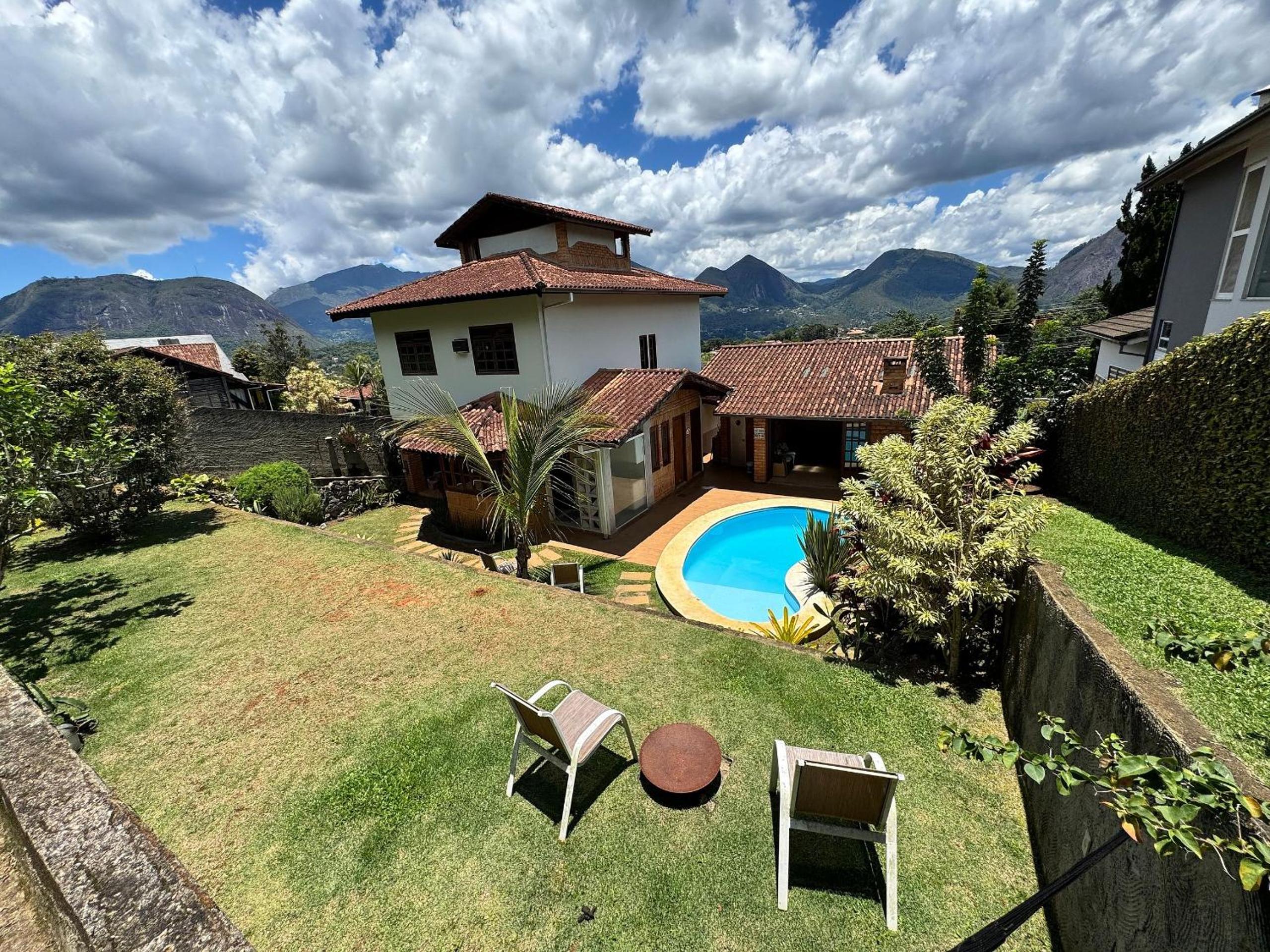 Casa na Serra com piscina, sauna e churrasqueira