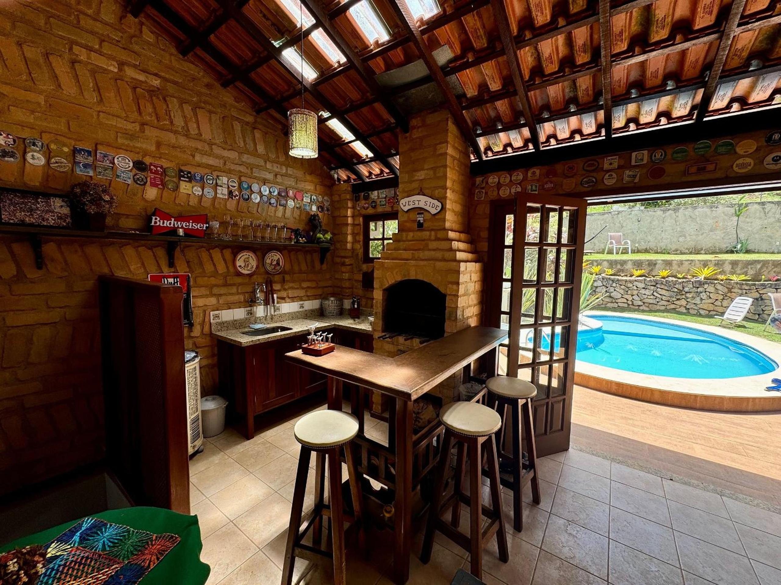 Casa na Serra com piscina, sauna e churrasqueira