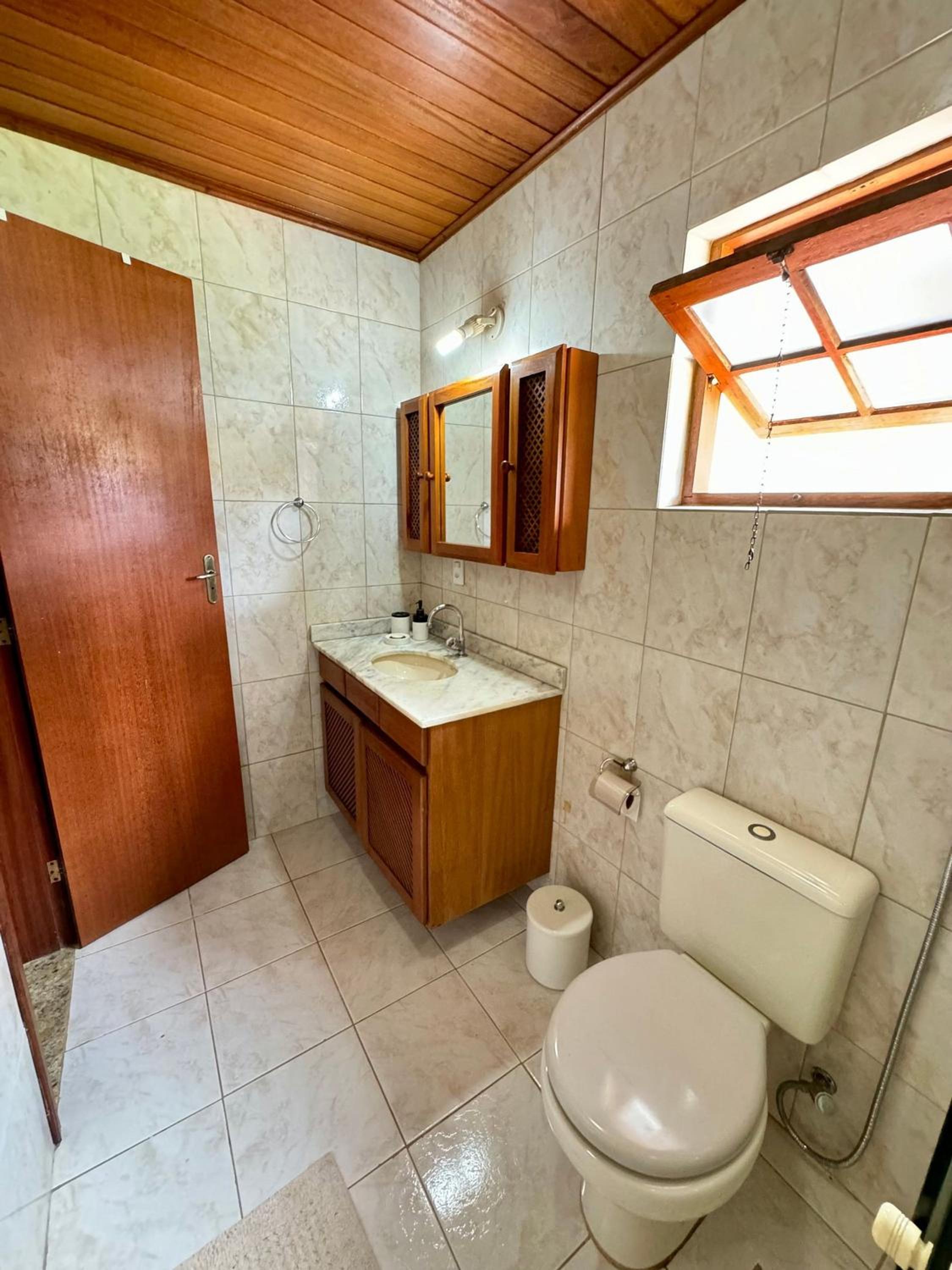Casa na Serra com piscina, sauna e churrasqueira