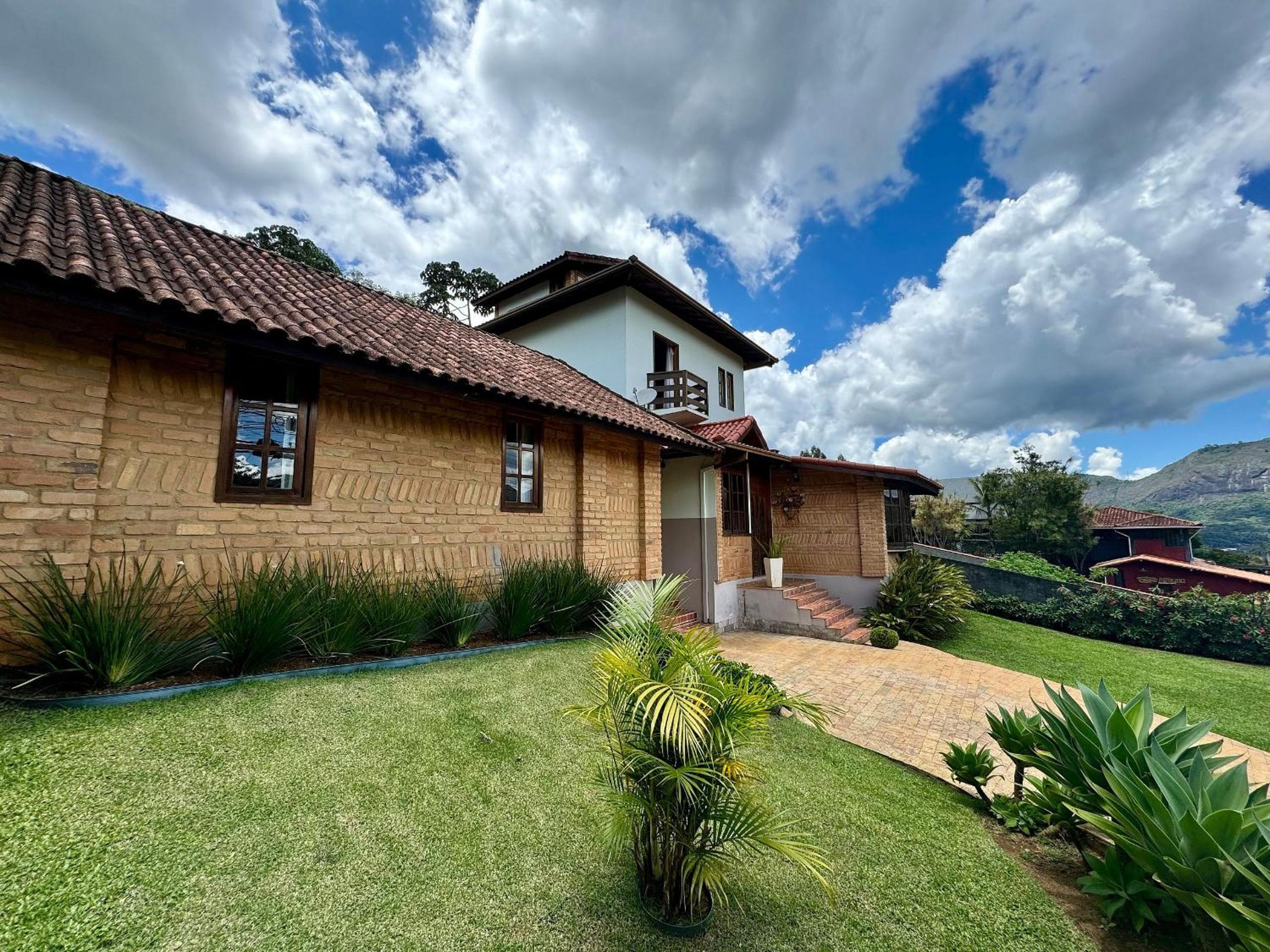 Casa na Serra com piscina, sauna e churrasqueira
