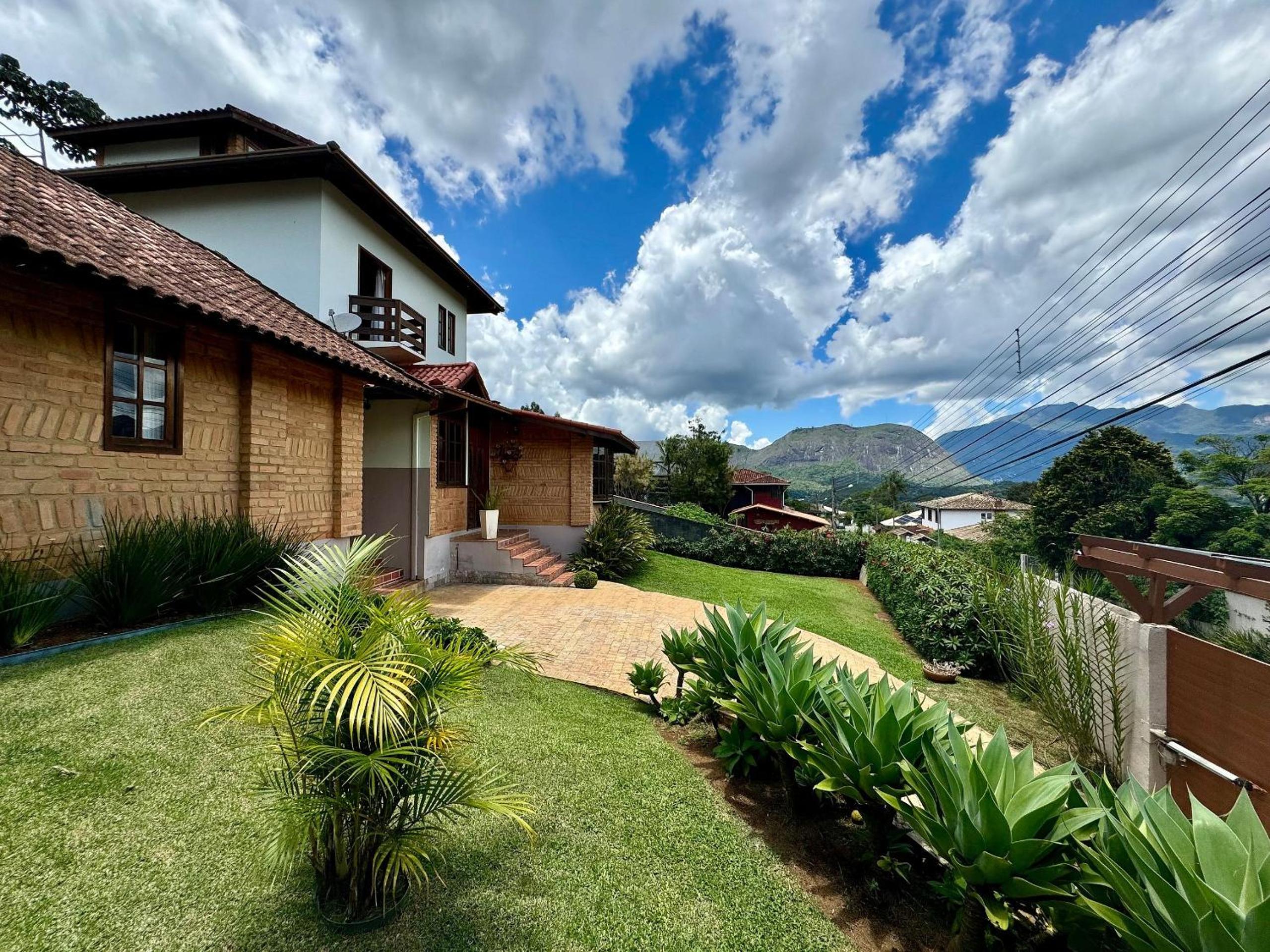 Casa na Serra com piscina, sauna e churrasqueira