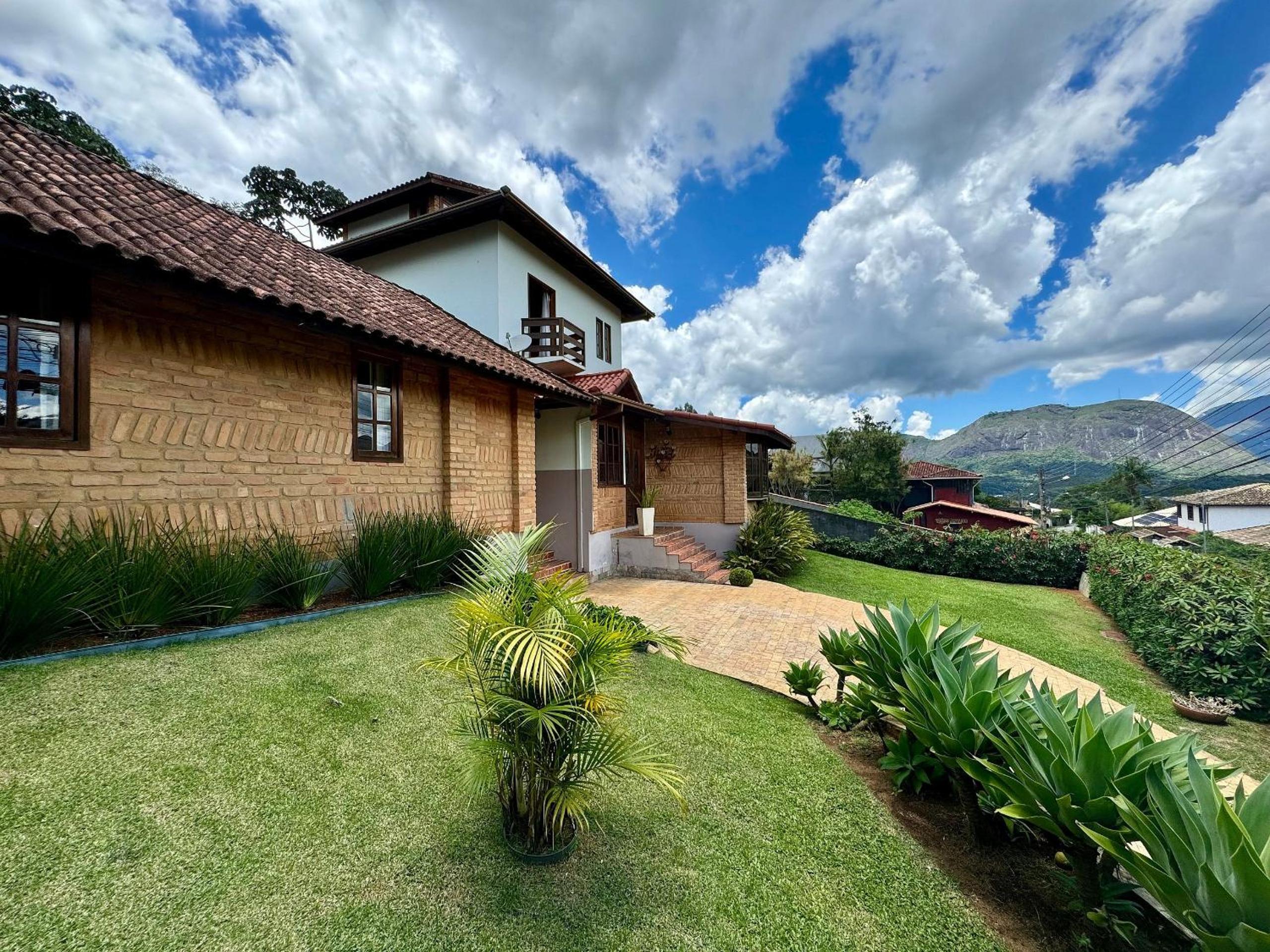 Casa na Serra com piscina, sauna e churrasqueira