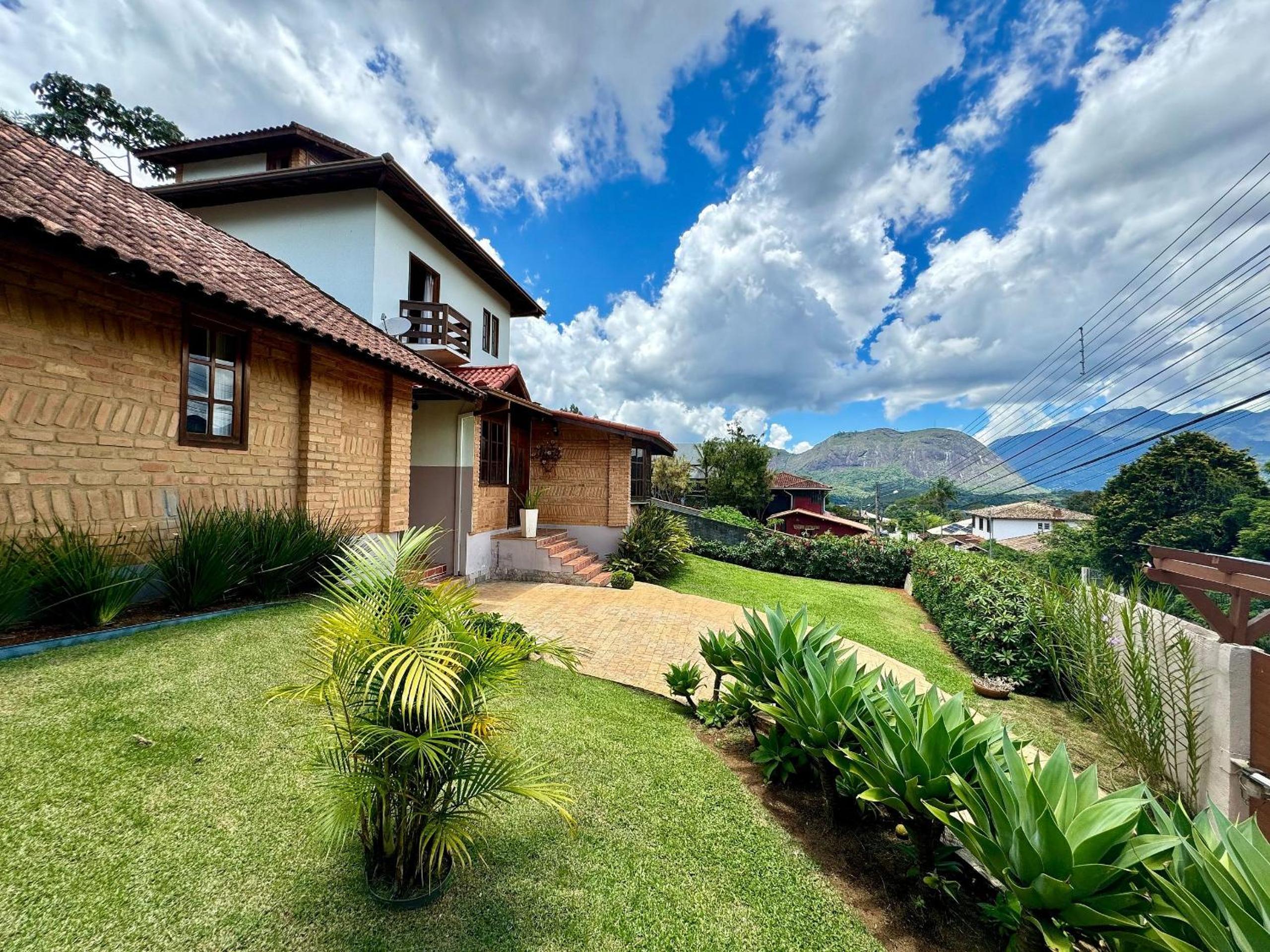 Casa na Serra com piscina, sauna e churrasqueira